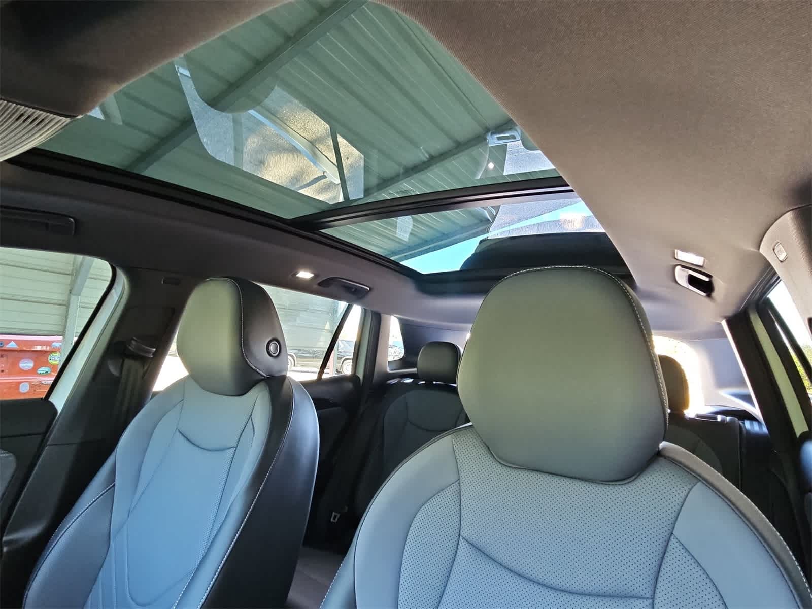 Thumbnail: 2025 Volkswagen Tiguan - 20