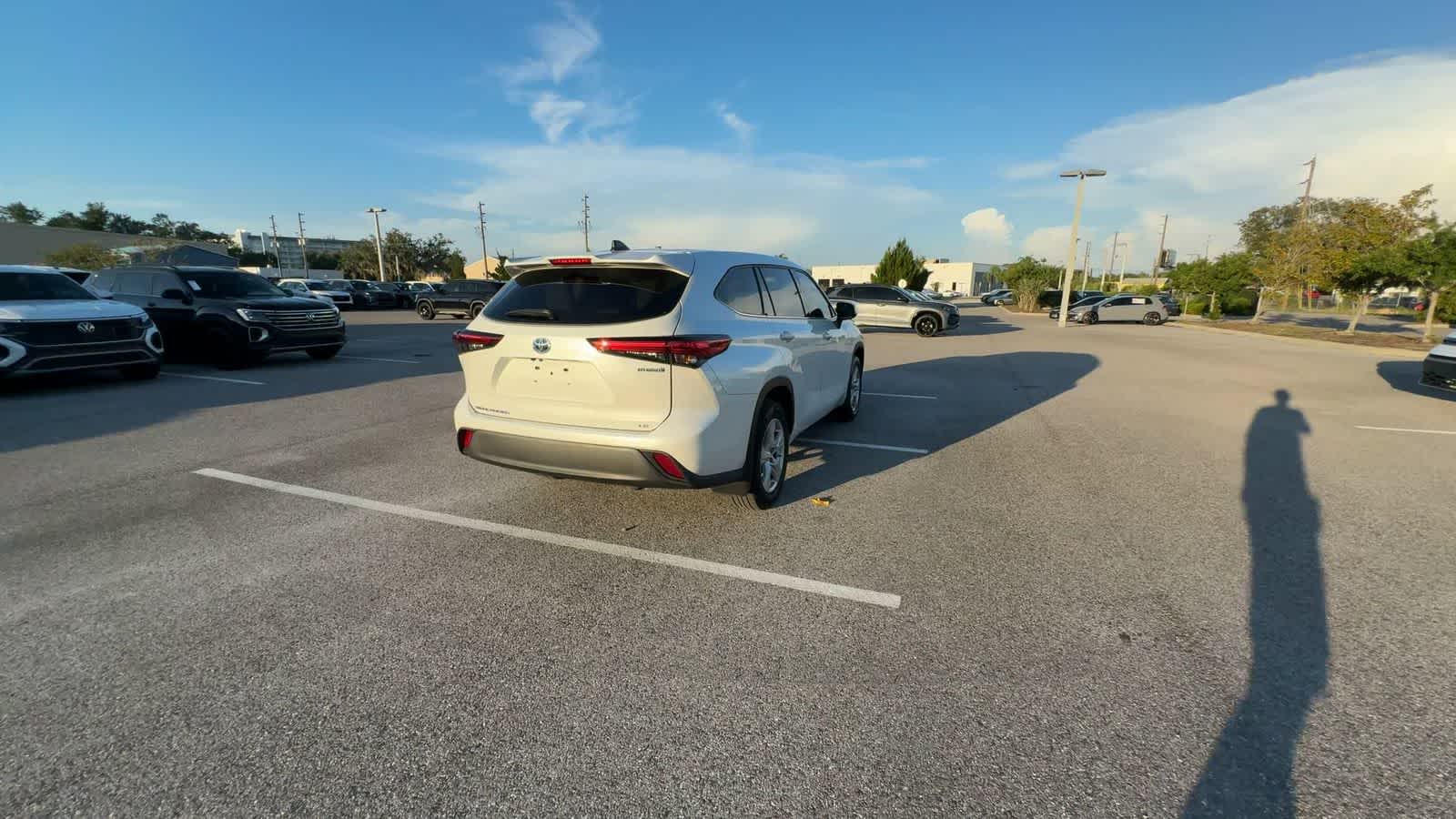 Thumbnail: 2022 Toyota Highlander - 6