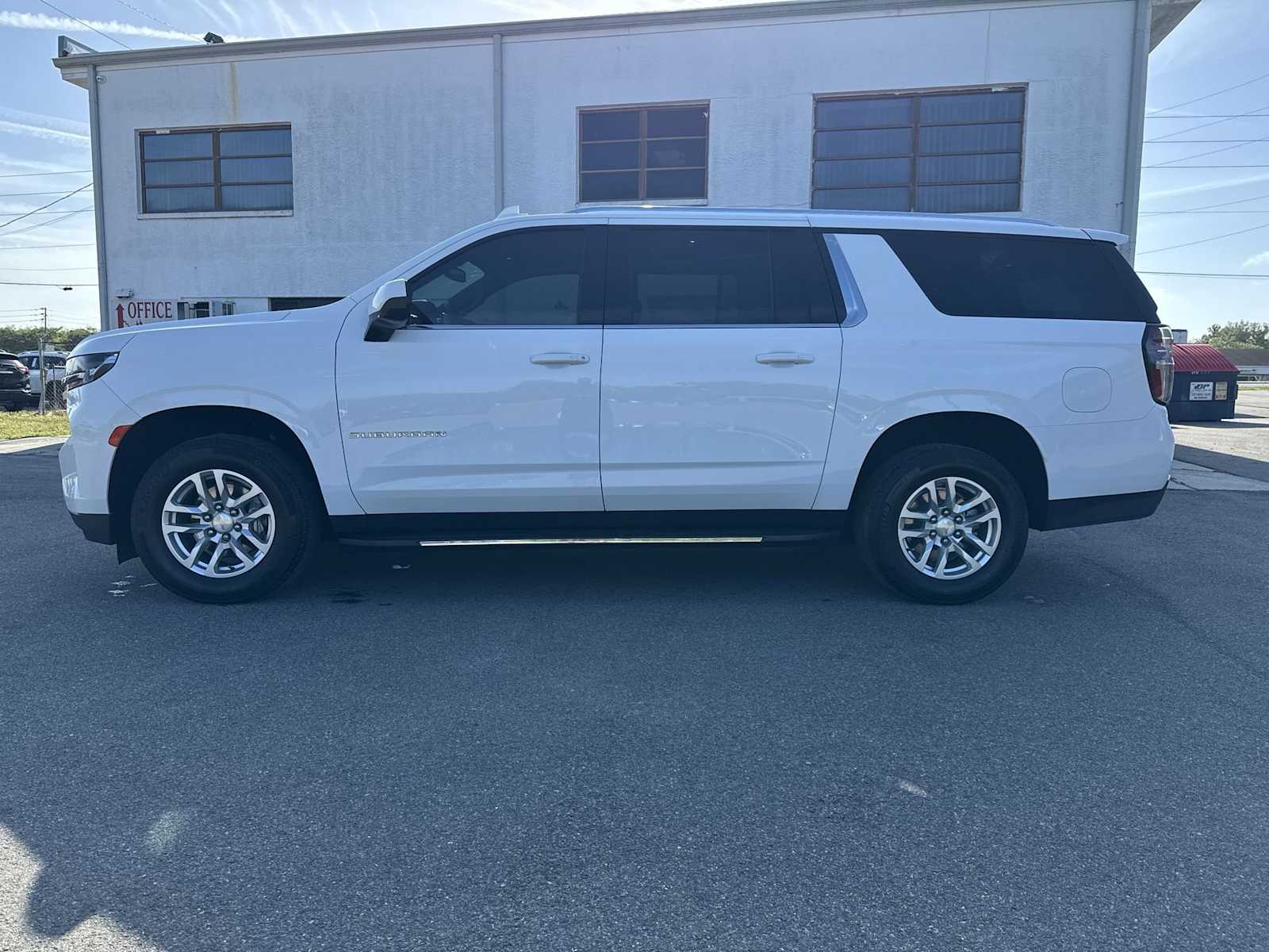 Thumbnail: 2024 Chevrolet Suburban - 3