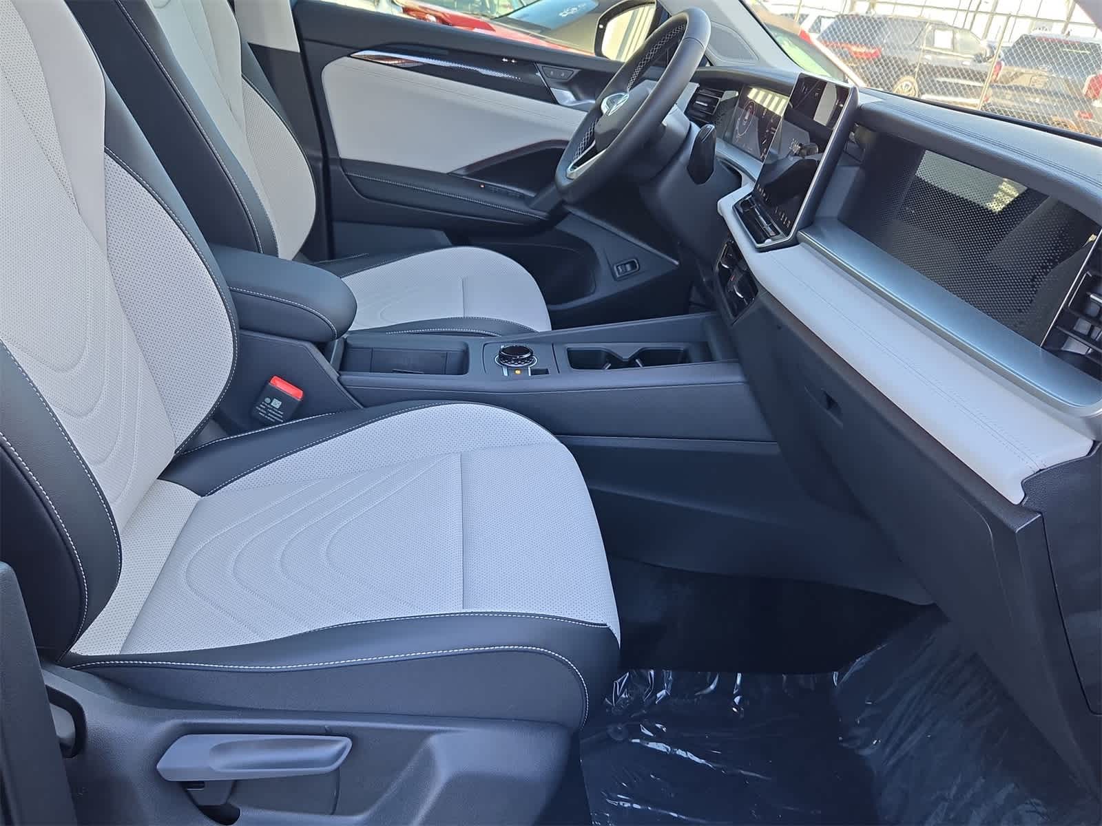 Thumbnail: 2025 Volkswagen Tiguan - 24