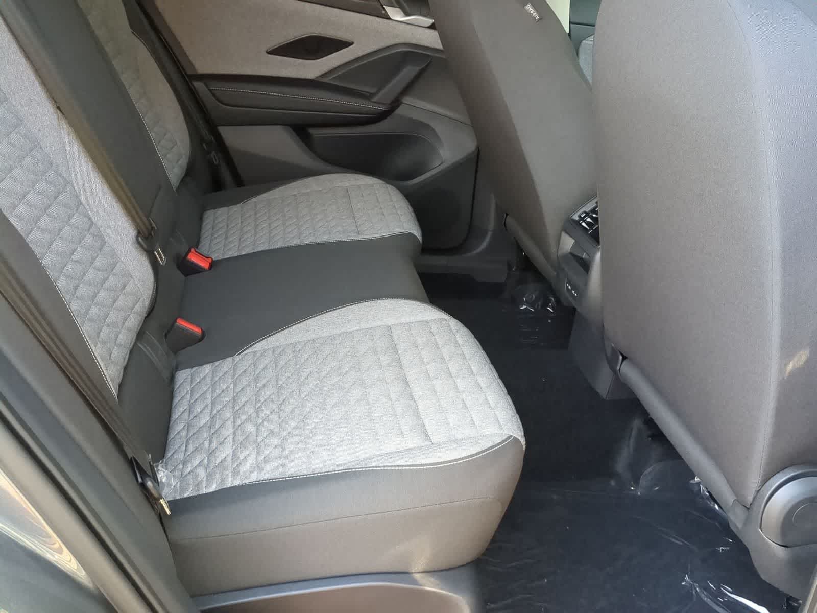 Thumbnail: 2025 Volkswagen Tiguan - 19