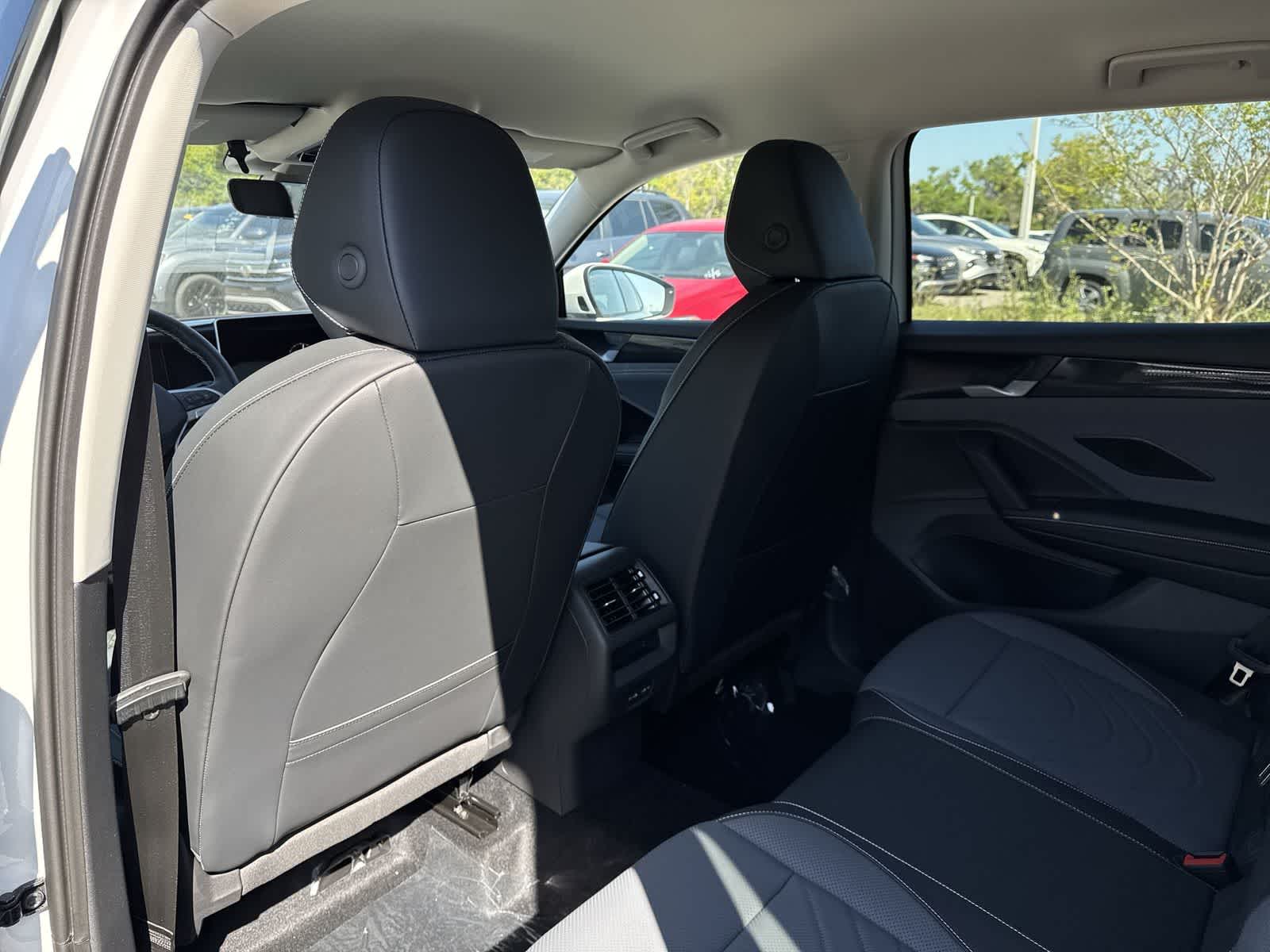 Thumbnail: 2026 Volkswagen Tiguan - 17