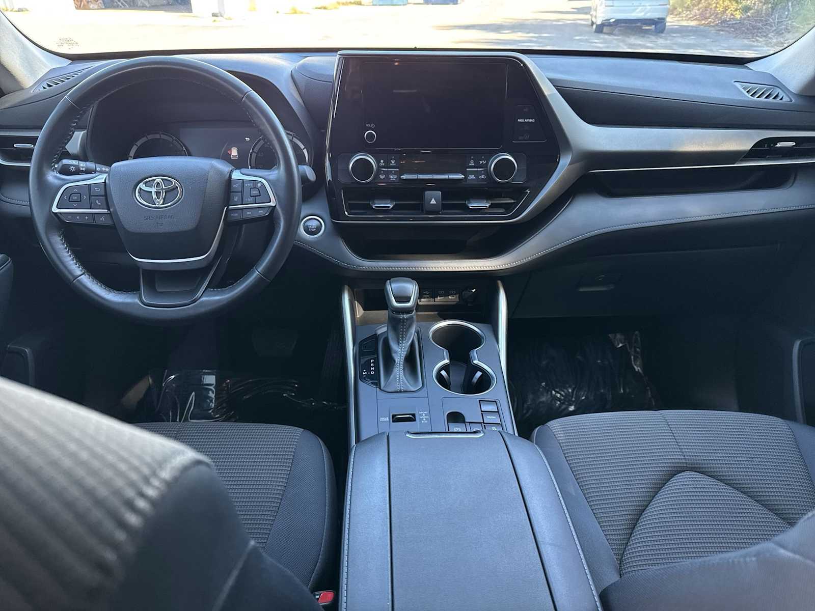 Thumbnail: 2024 Toyota Highlander - 15