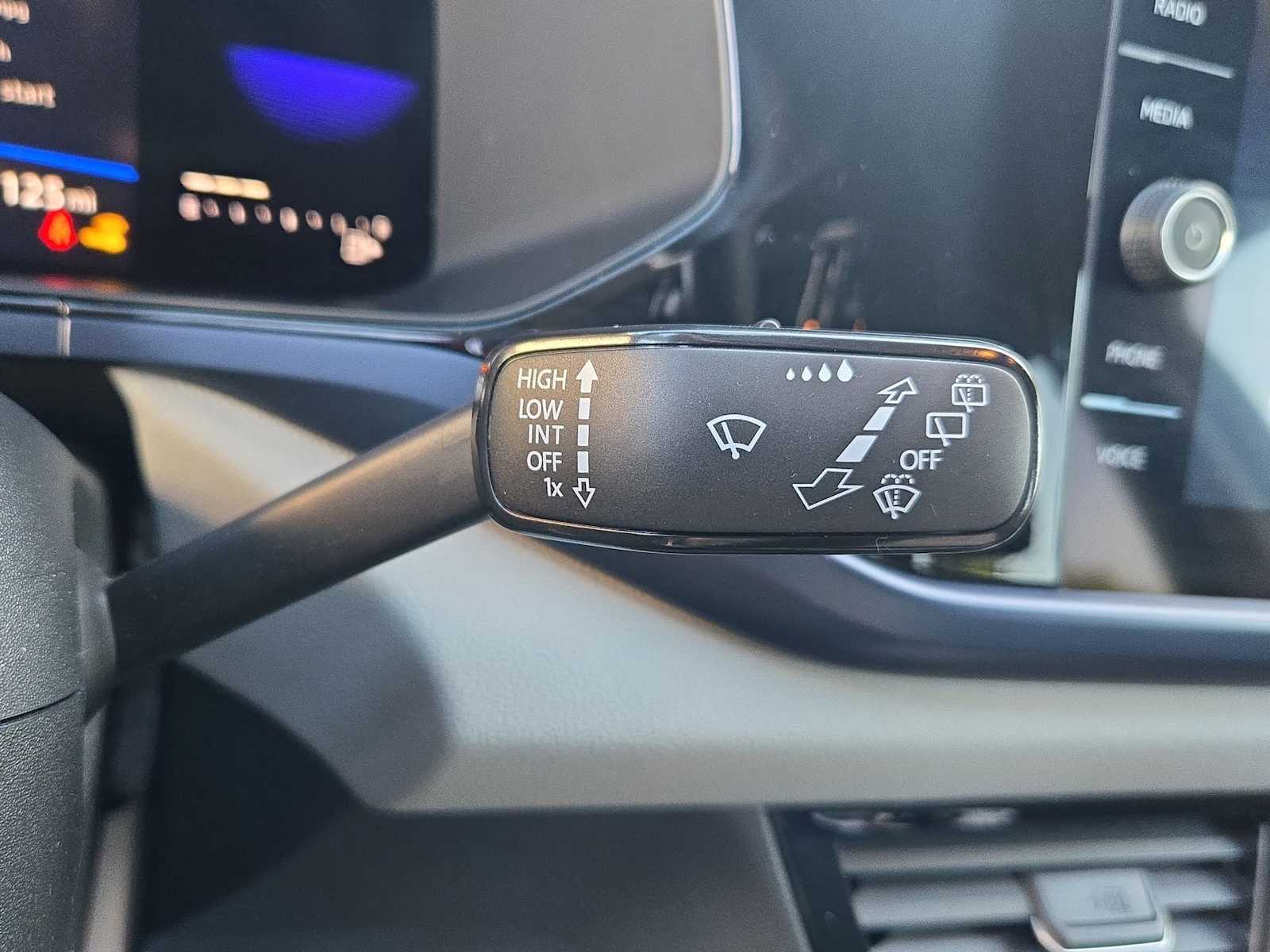 Thumbnail: 2023 Volkswagen Taos - 32