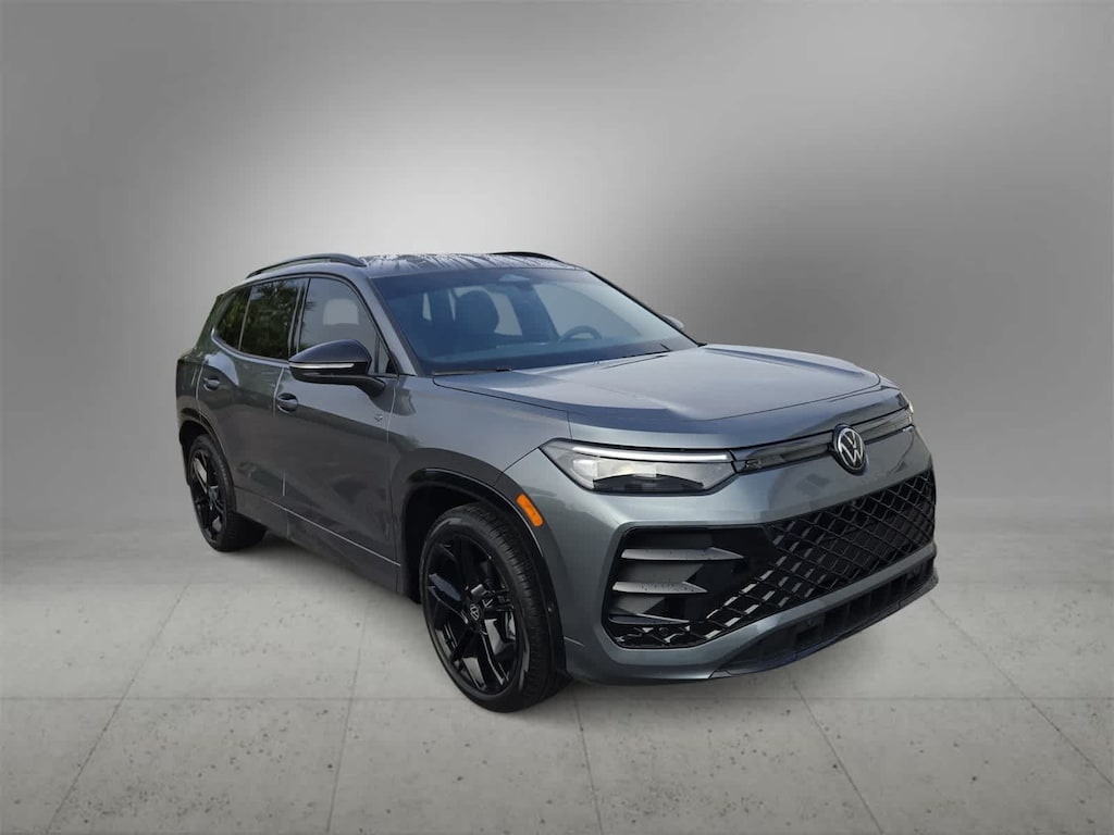 New 2025 Volkswagen Tiguan 2.0T SE R-Line Black SUV