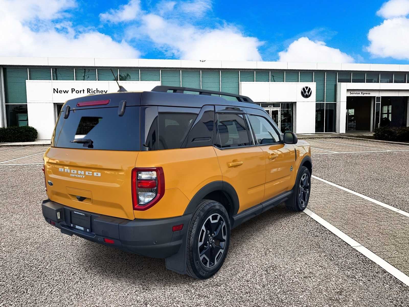 Thumbnail: 2022 Ford Bronco Sport - 8