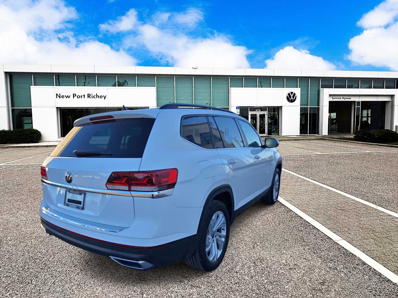 Thumbnail: 2022 Volkswagen Atlas - 8