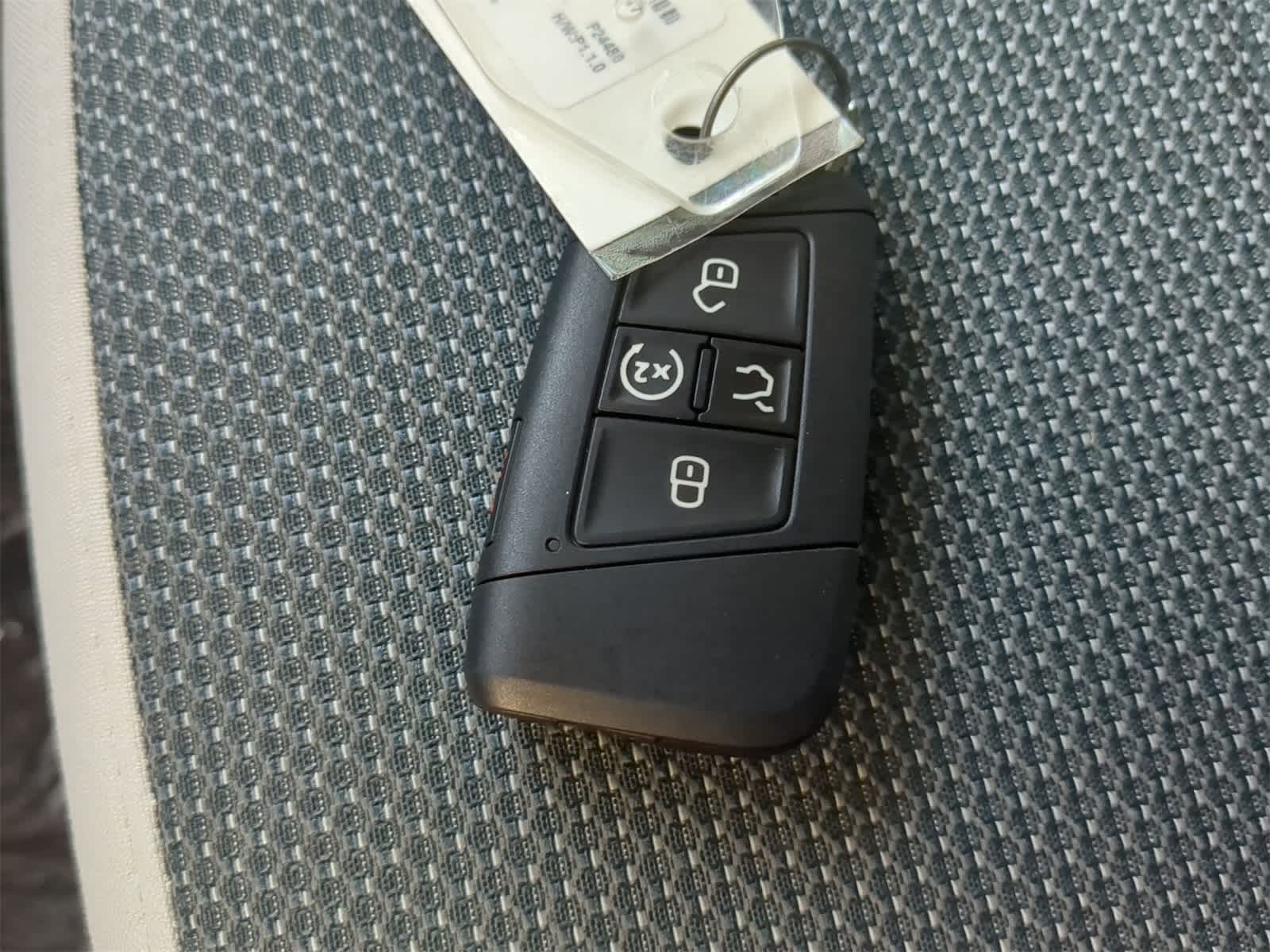 Thumbnail: 2025 Volkswagen Taos - 32