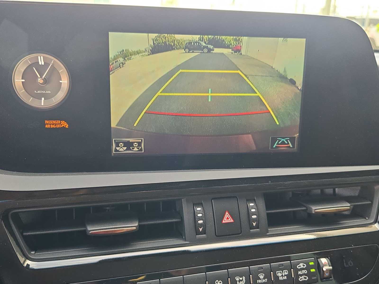 Thumbnail: 2022 Lexus ES - 30