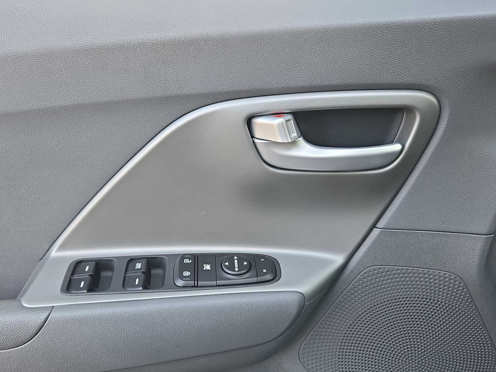 Thumbnail: 2021 Kia Niro - 33