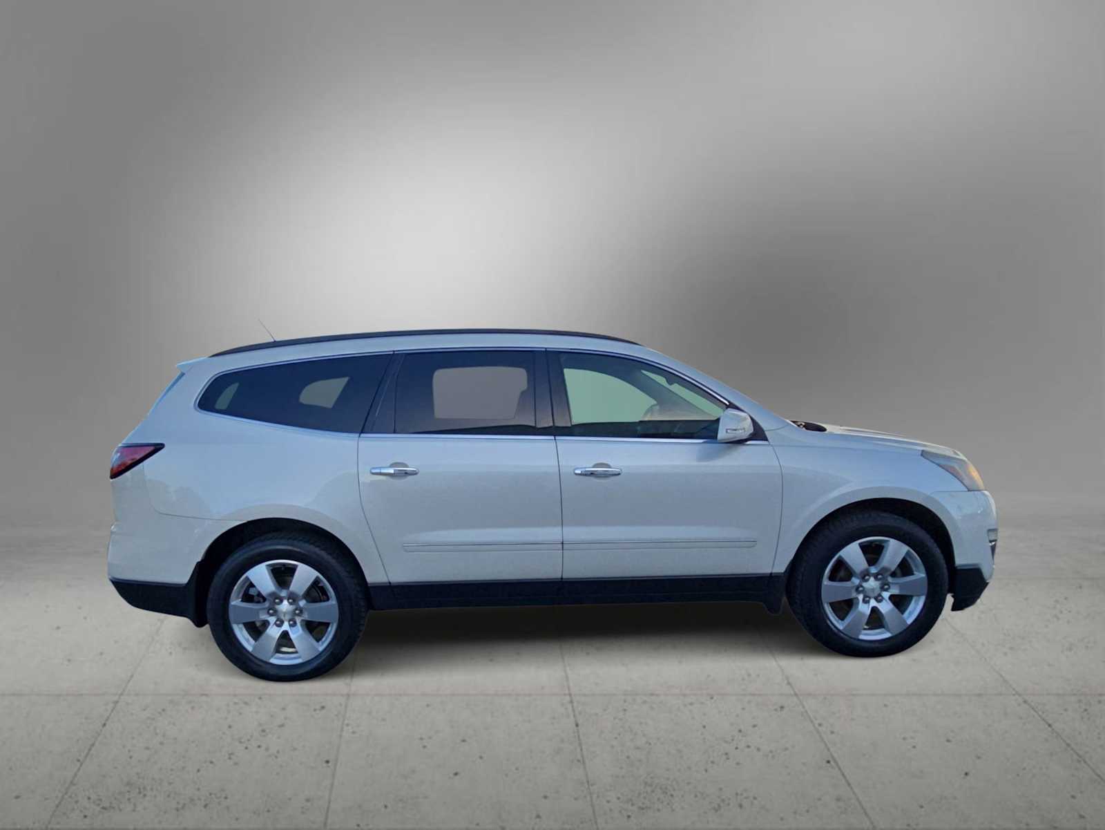 Thumbnail: 2015 Chevrolet Traverse - 9