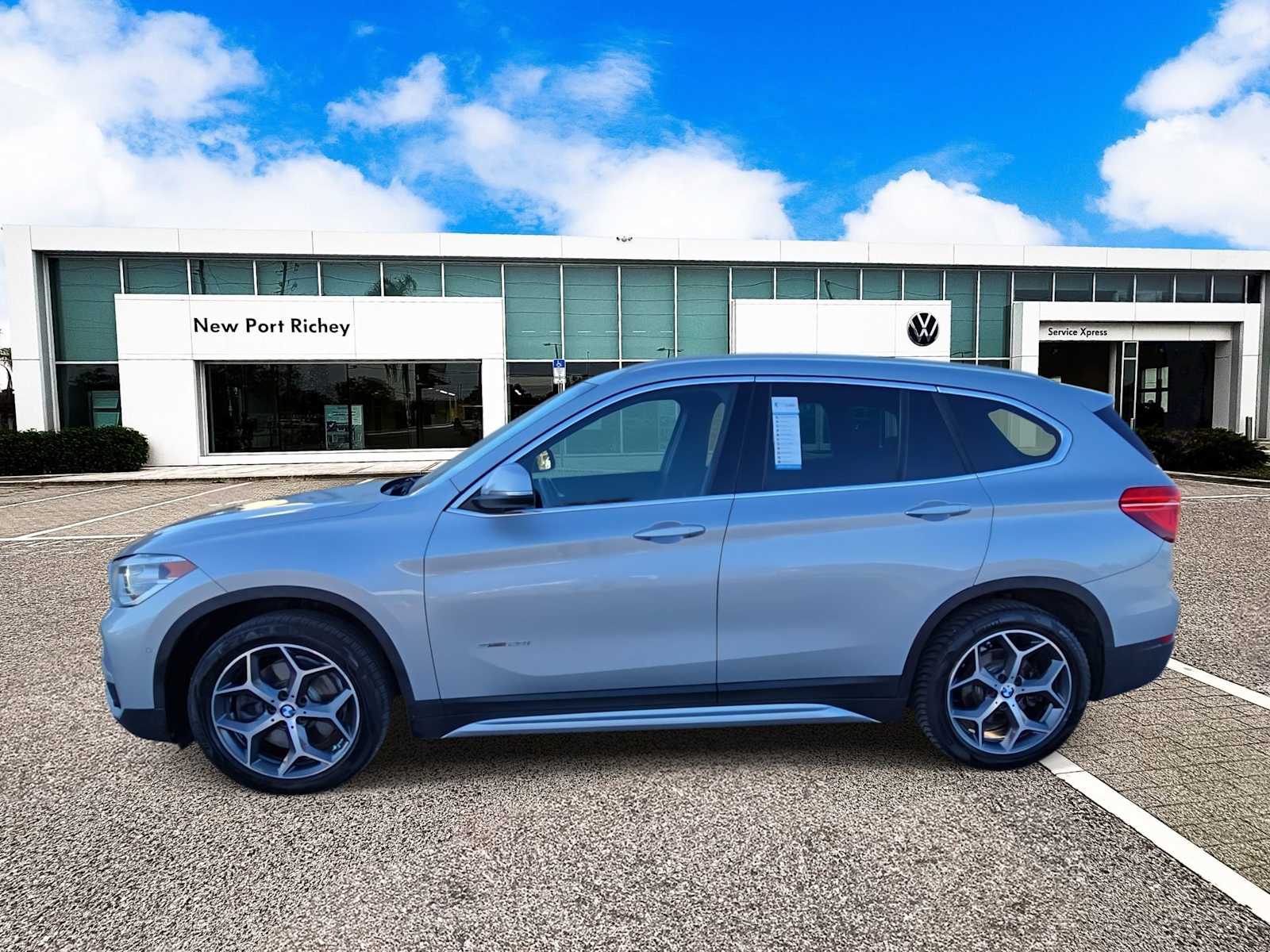 Thumbnail: 2017 BMW X1 - 5