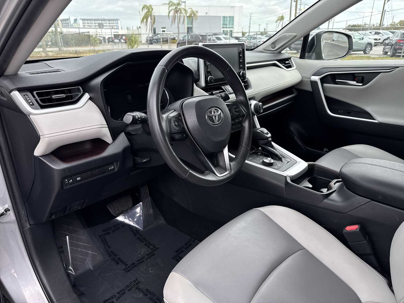 Thumbnail: 2020 Toyota RAV4 - 2