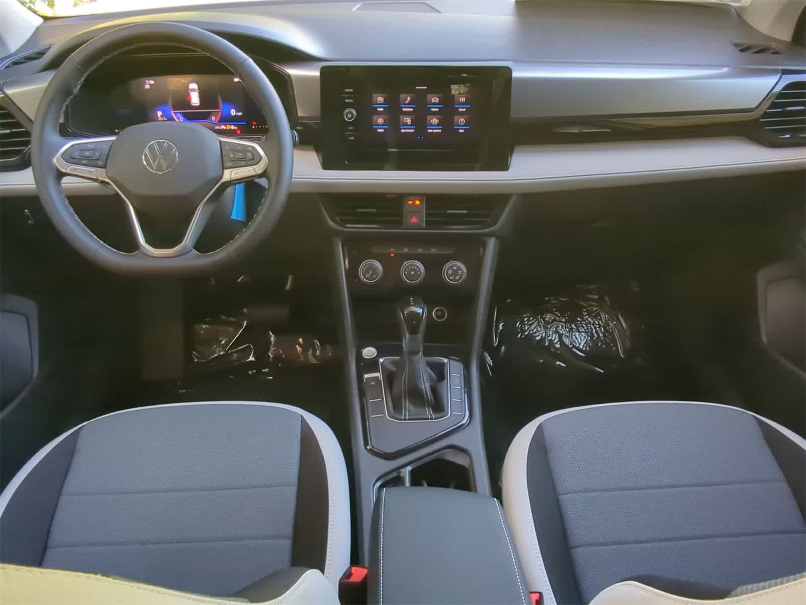 Thumbnail: 2025 Volkswagen Taos - 16