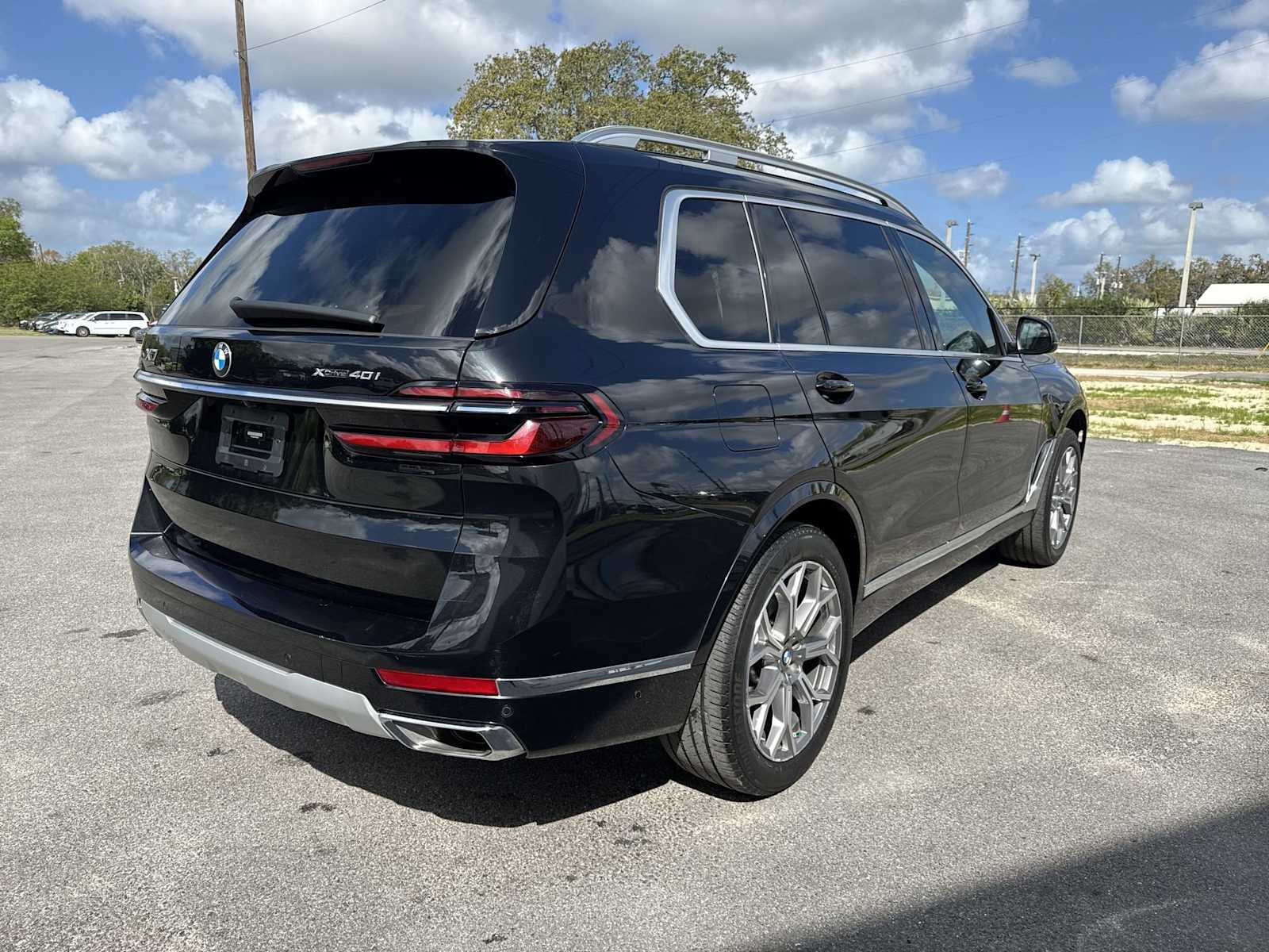 Thumbnail: 2023 BMW X7 - 6