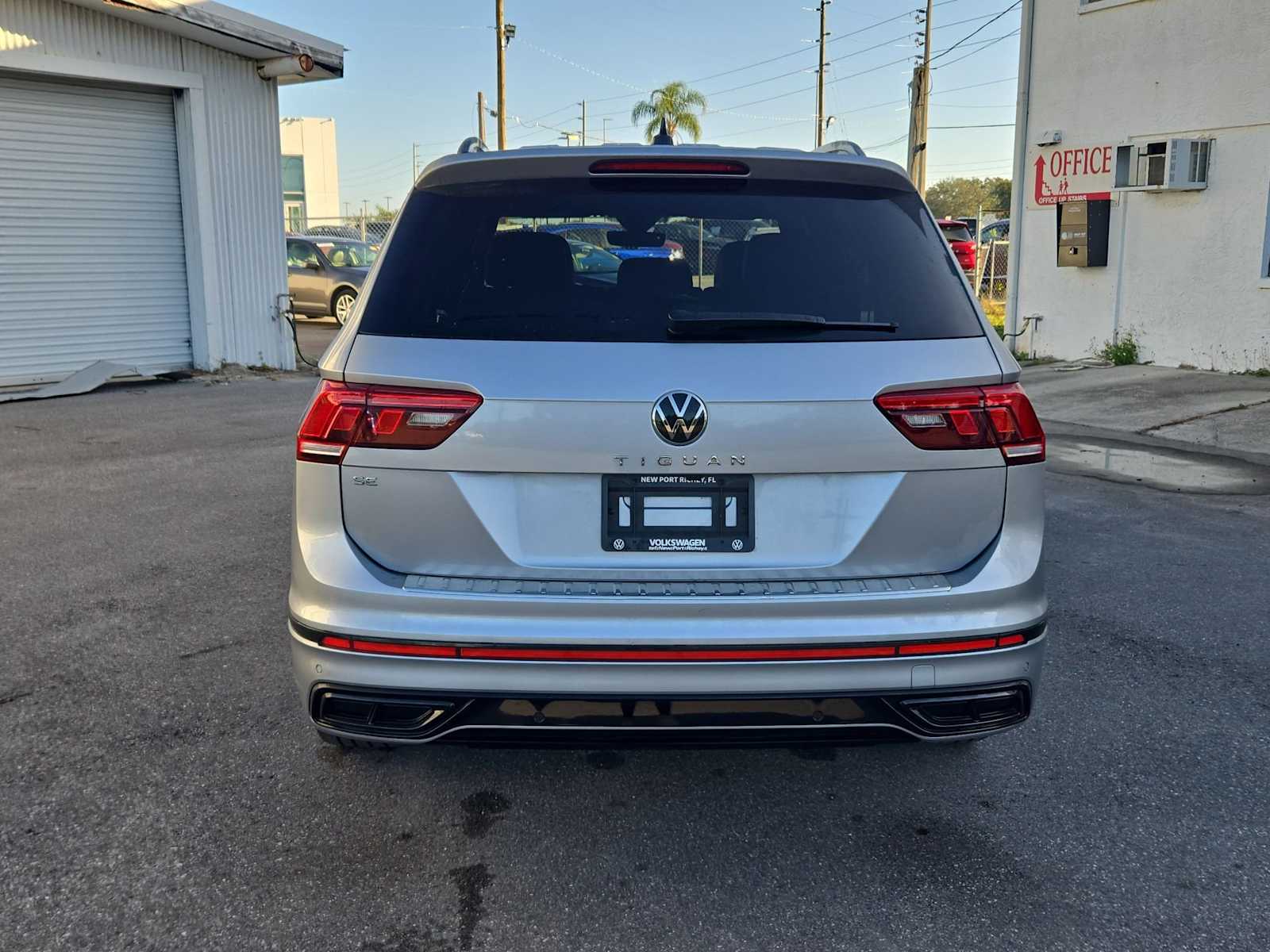 Thumbnail: 2023 Volkswagen Tiguan - 13