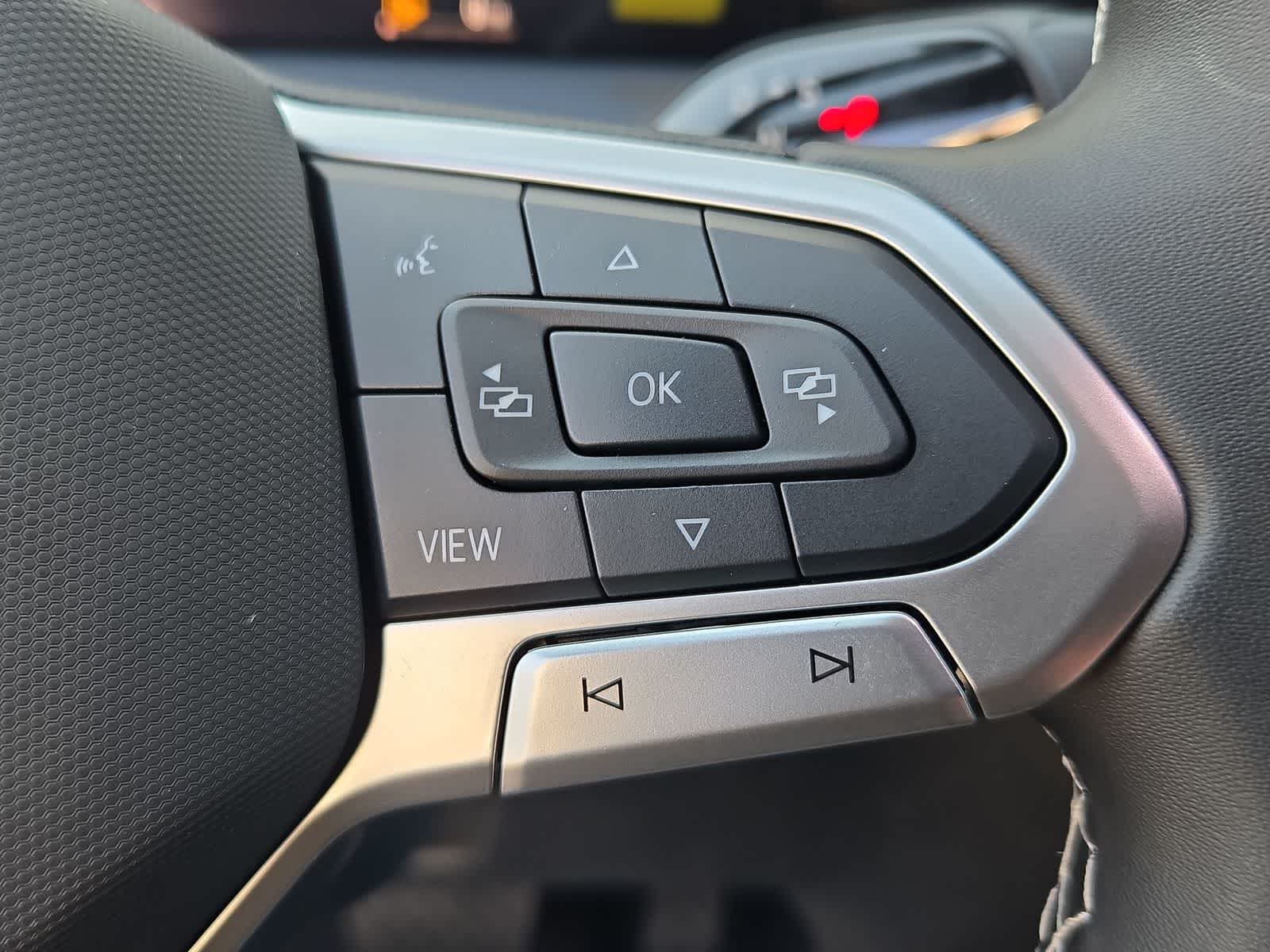 Thumbnail: 2025 Volkswagen Tiguan - 25