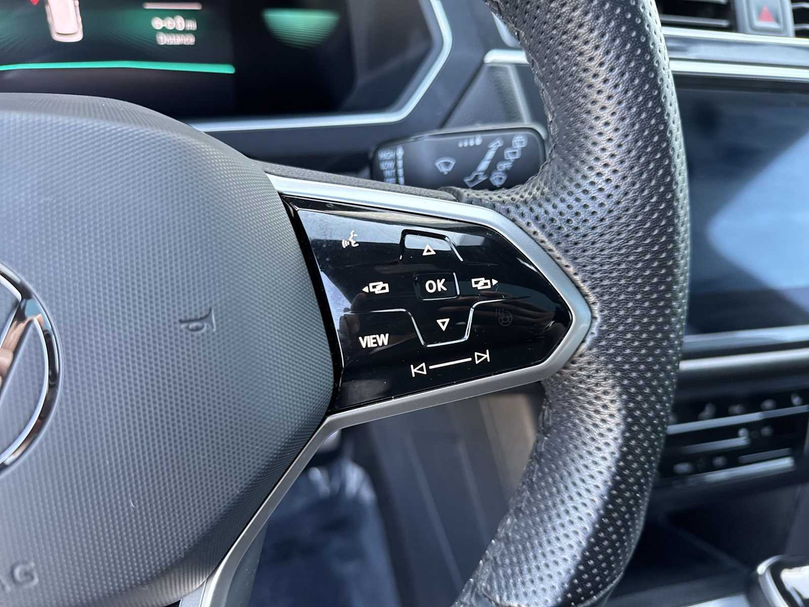 Thumbnail: 2023 Volkswagen Tiguan - 30