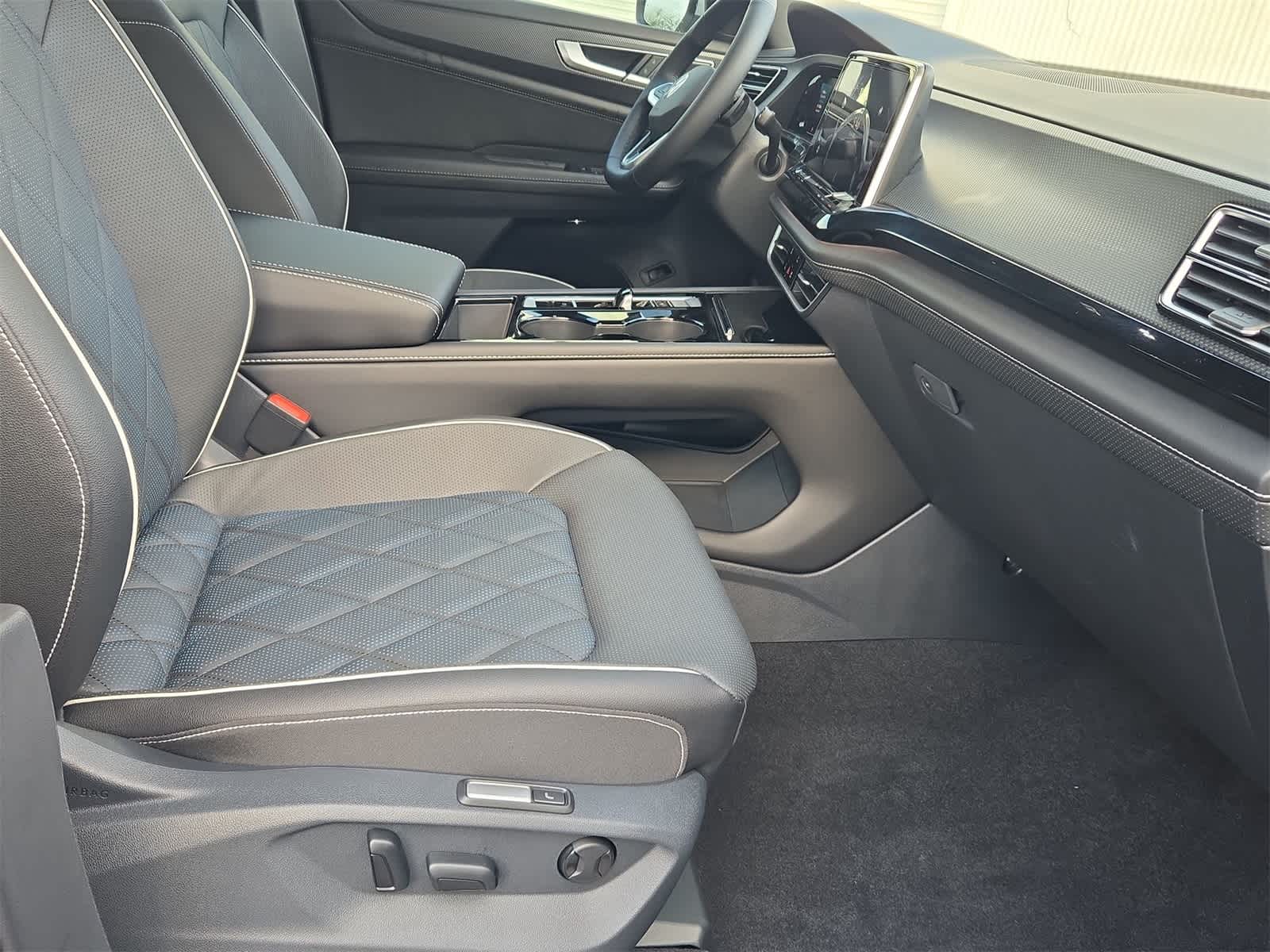 Thumbnail: 2026 Volkswagen Atlas - 28