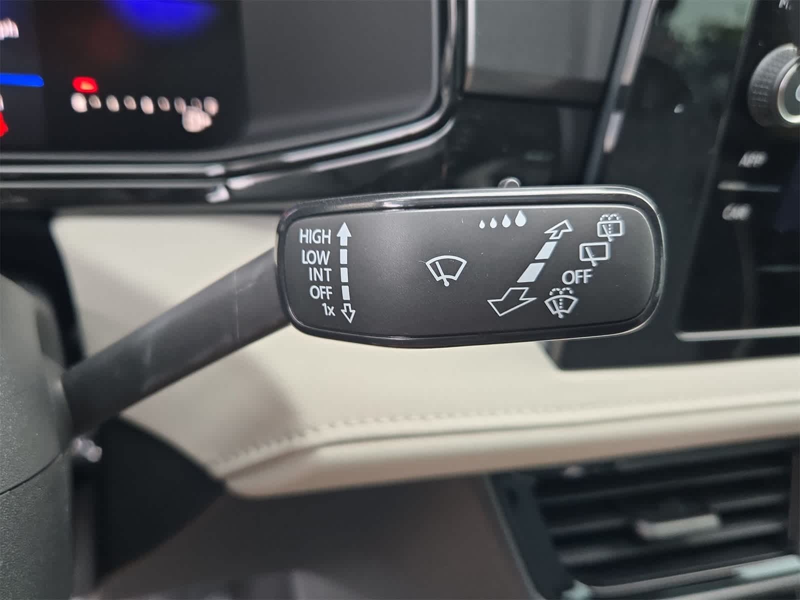 Thumbnail: 2025 Volkswagen Taos - 25