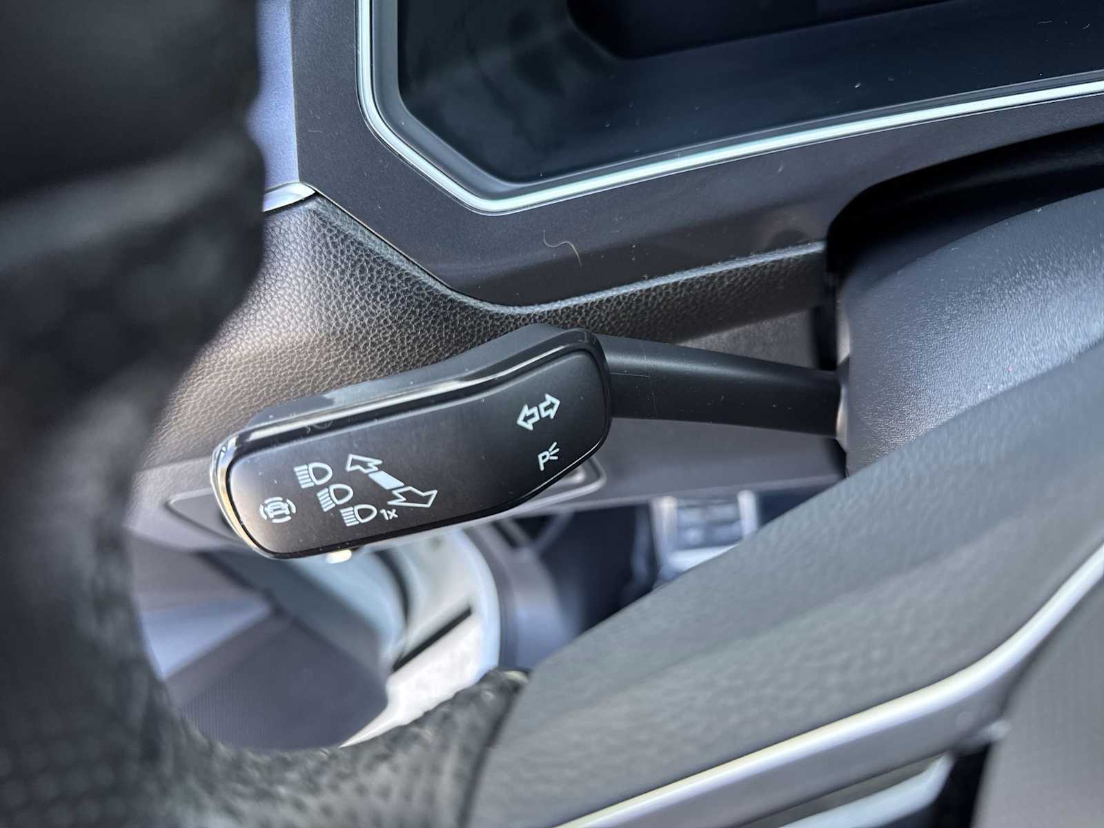 Thumbnail: 2023 Volkswagen Tiguan - 32