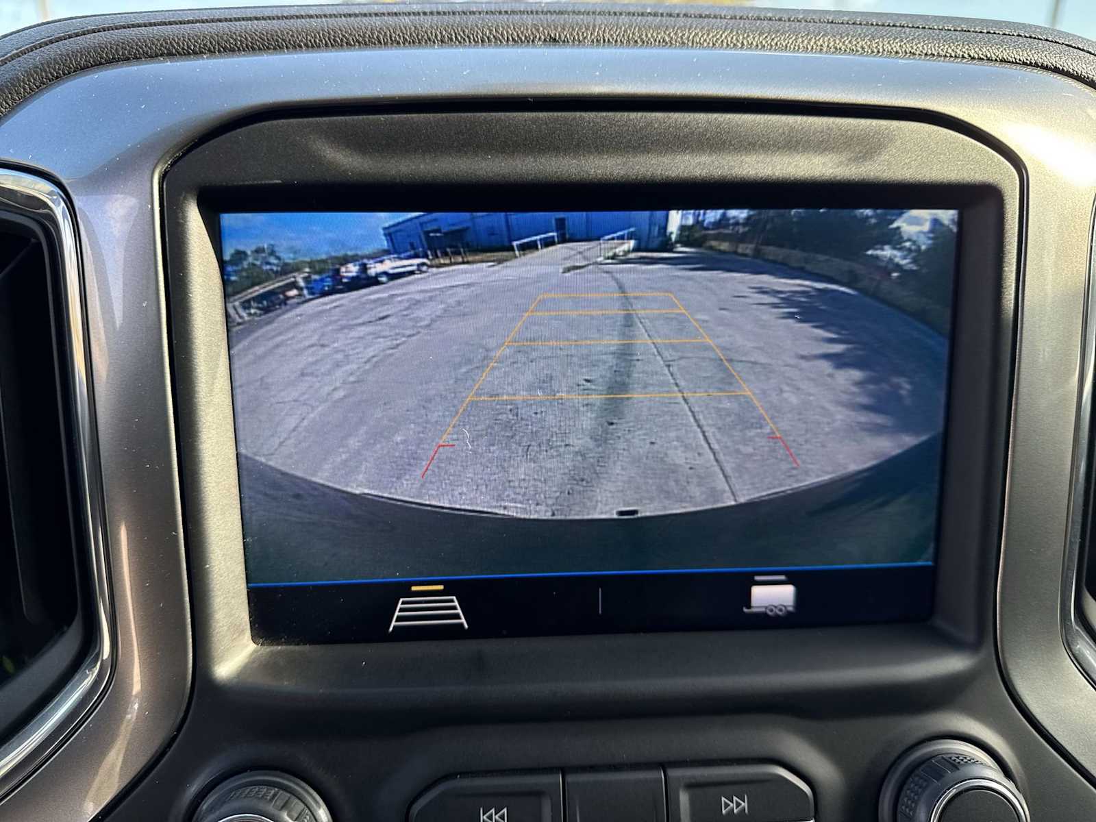 Thumbnail: 2022 Chevrolet Silverado 1500 - 26