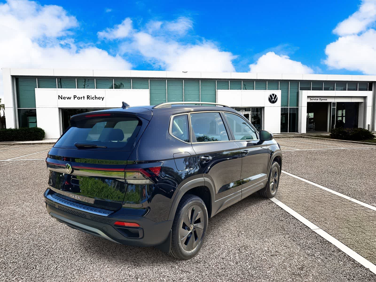 Thumbnail: 2025 Volkswagen Taos - 8