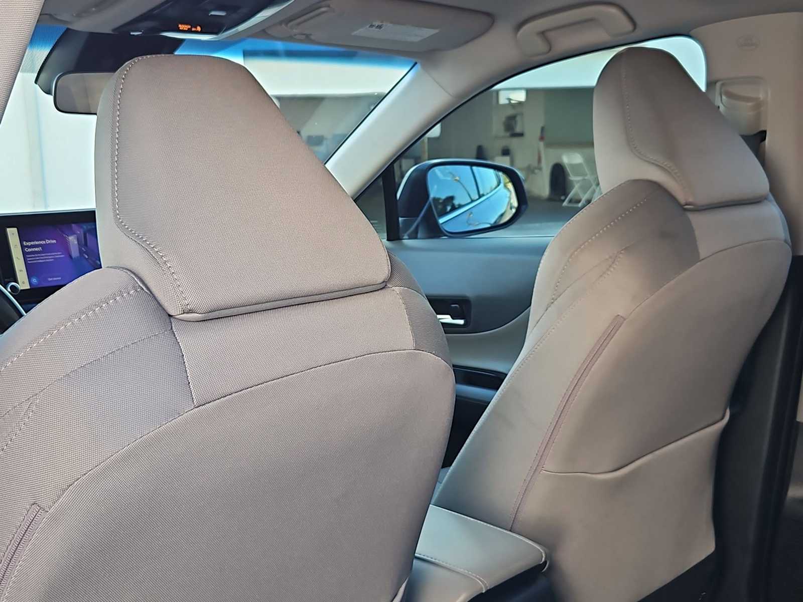 Thumbnail: 2023 Toyota Venza - 19