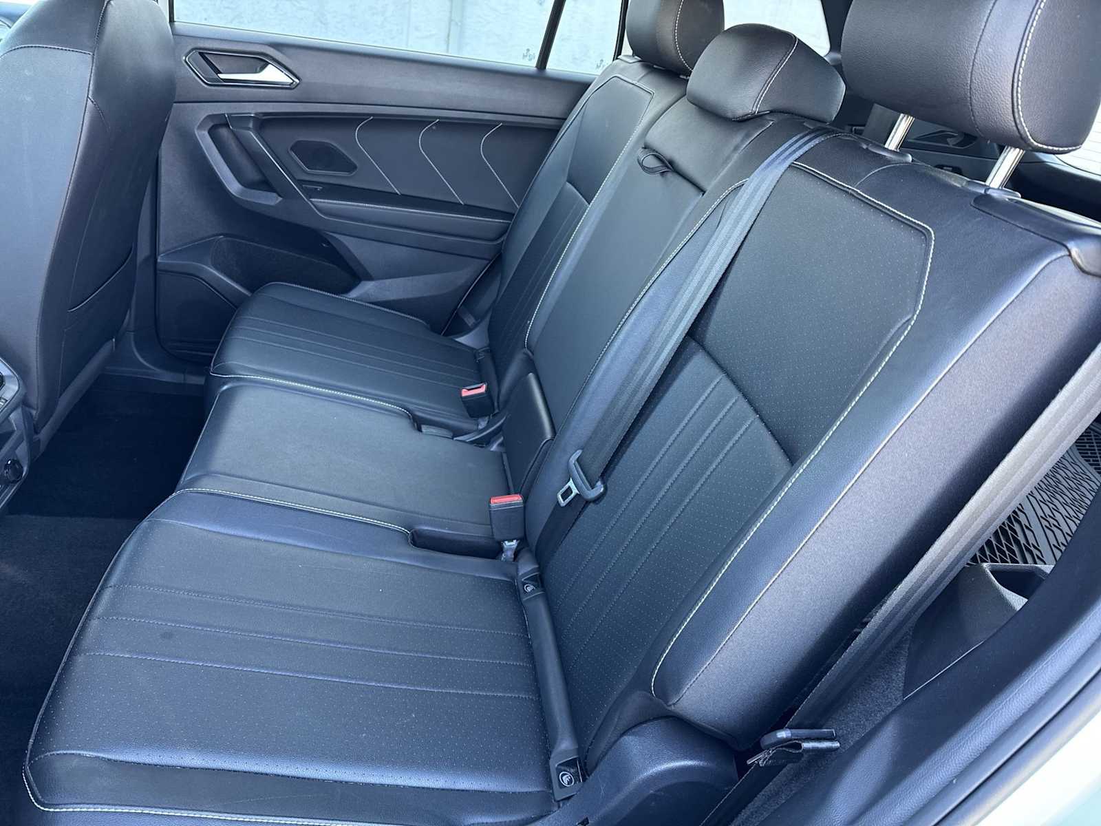 Thumbnail: 2023 Volkswagen Tiguan - 18