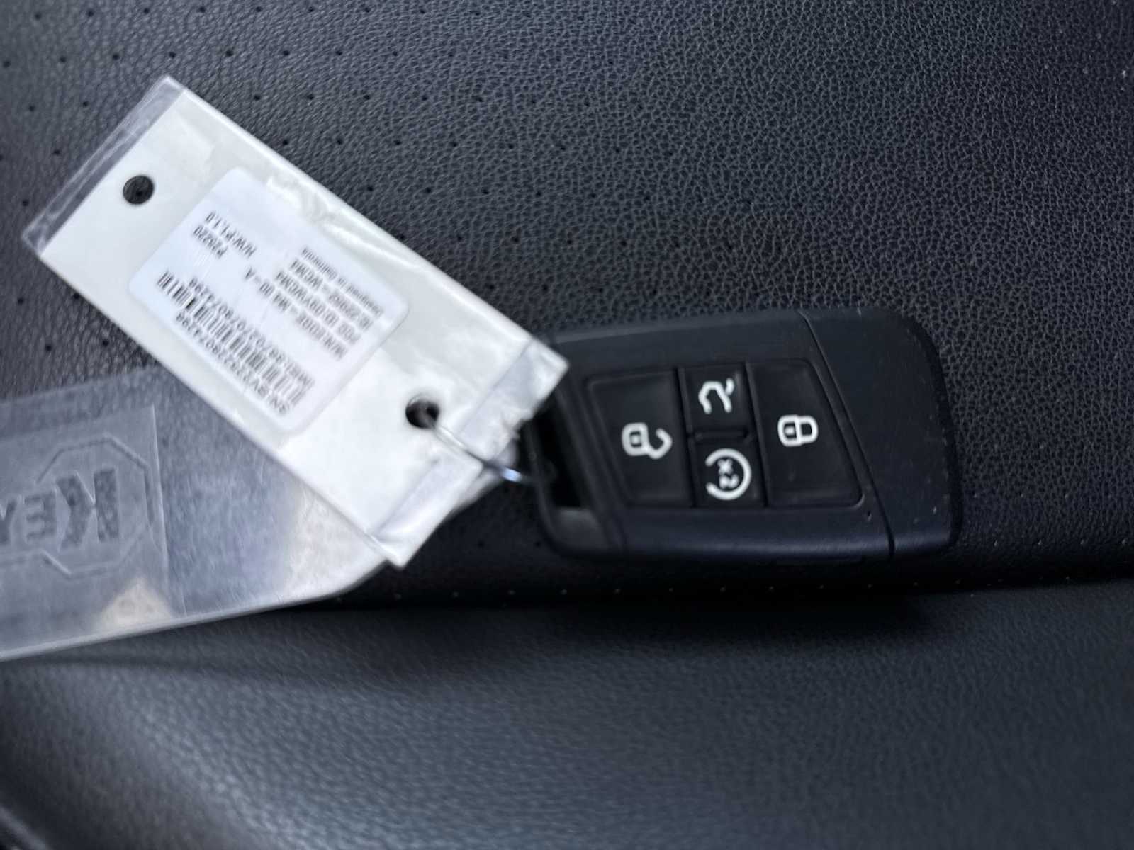 Thumbnail: 2023 Volkswagen Tiguan - 40