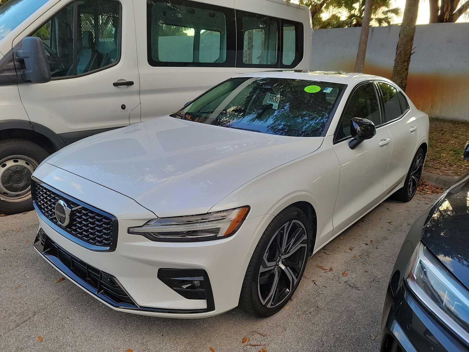 Thumbnail: 2023 Volvo S60 - 3