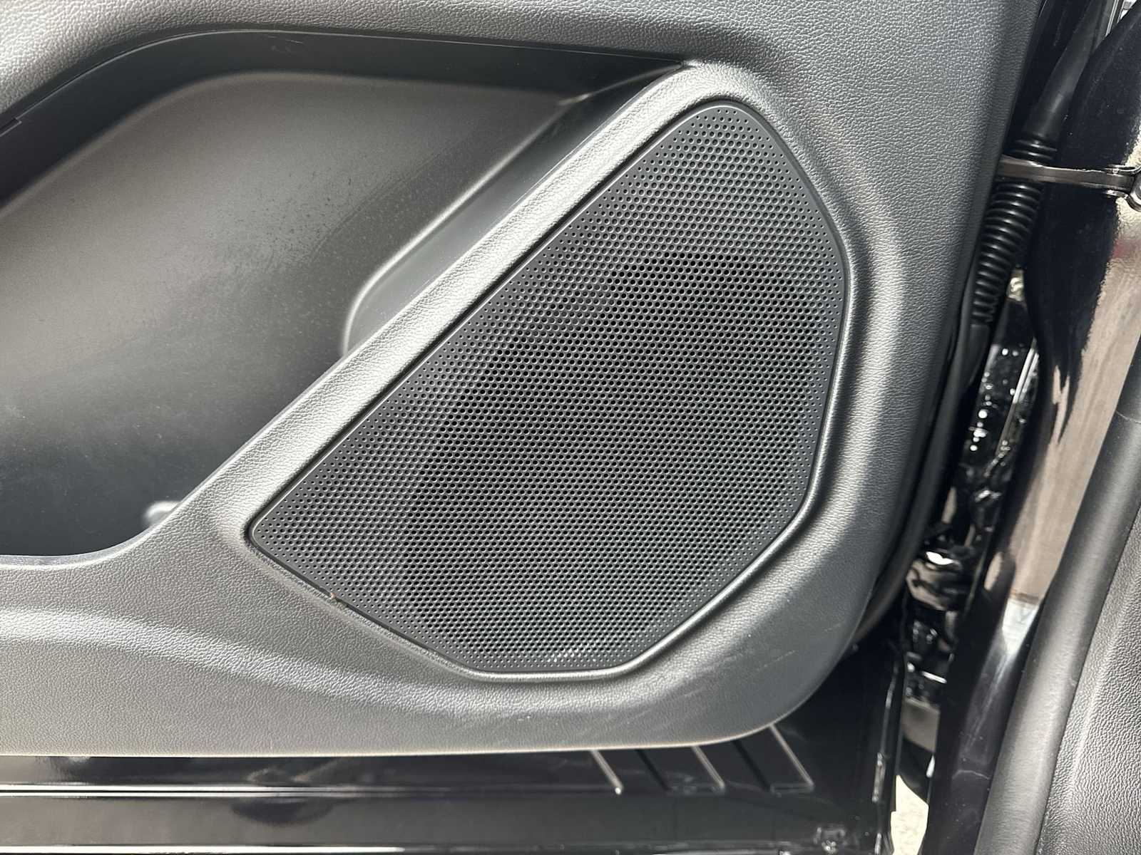 Thumbnail: 2025 Ford Explorer - 32