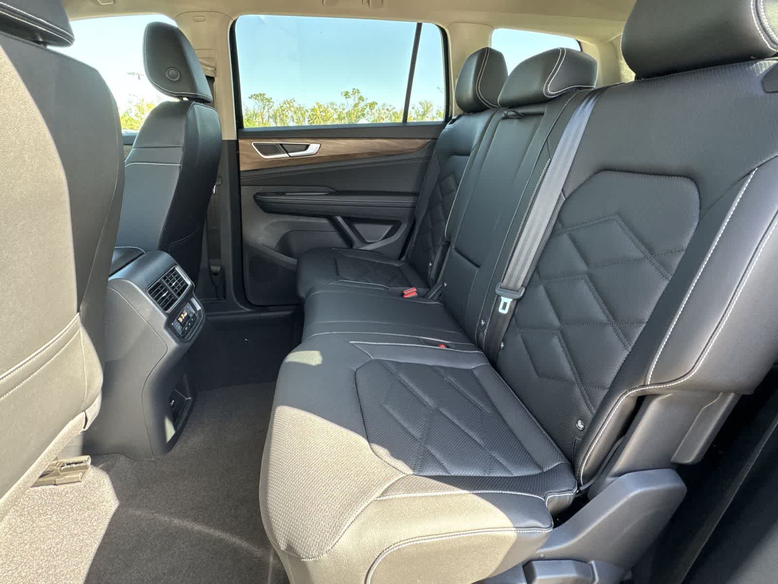 Thumbnail: 2026 Volkswagen Atlas - 17