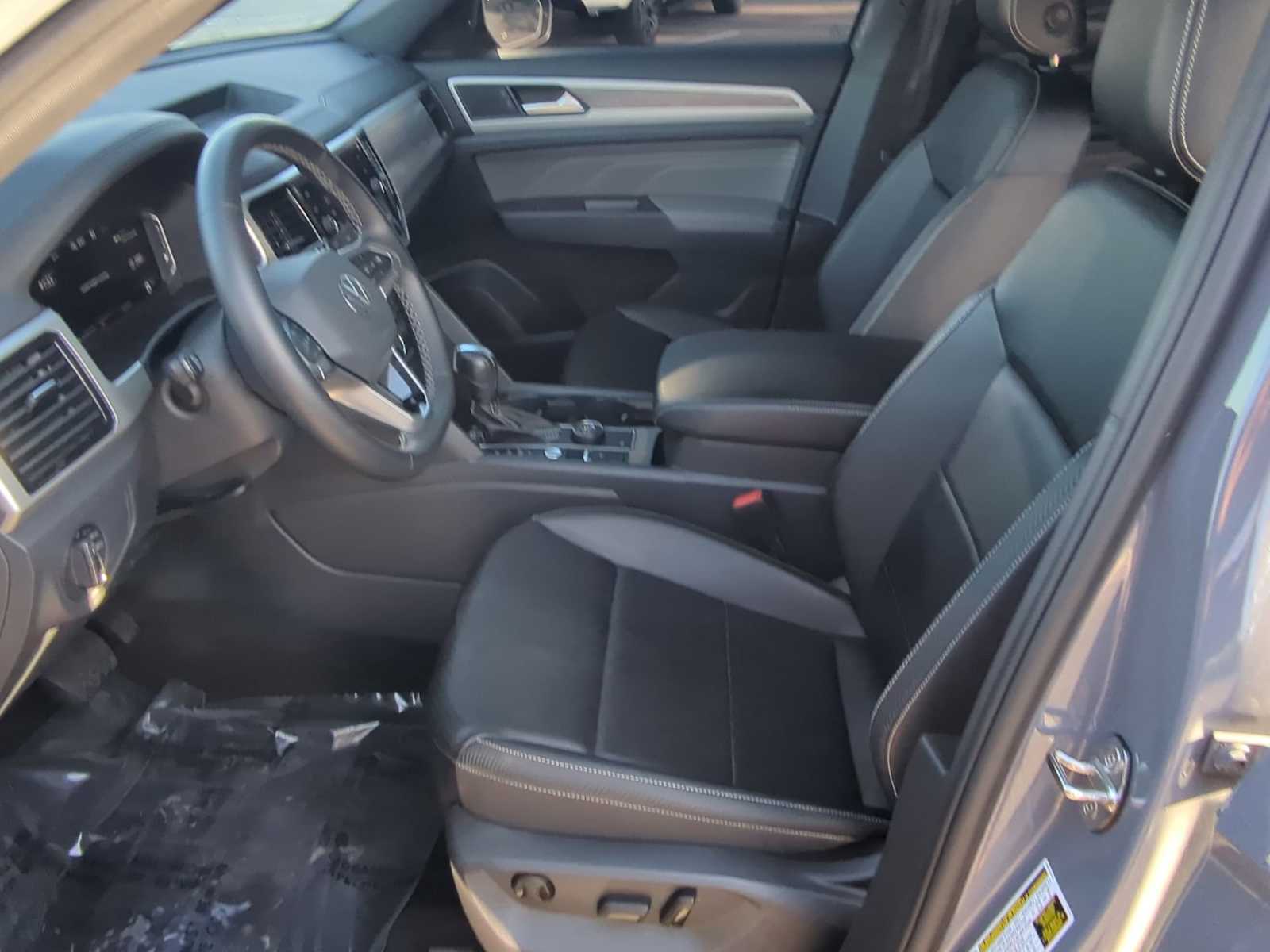 Thumbnail: 2022 Volkswagen Atlas - 17