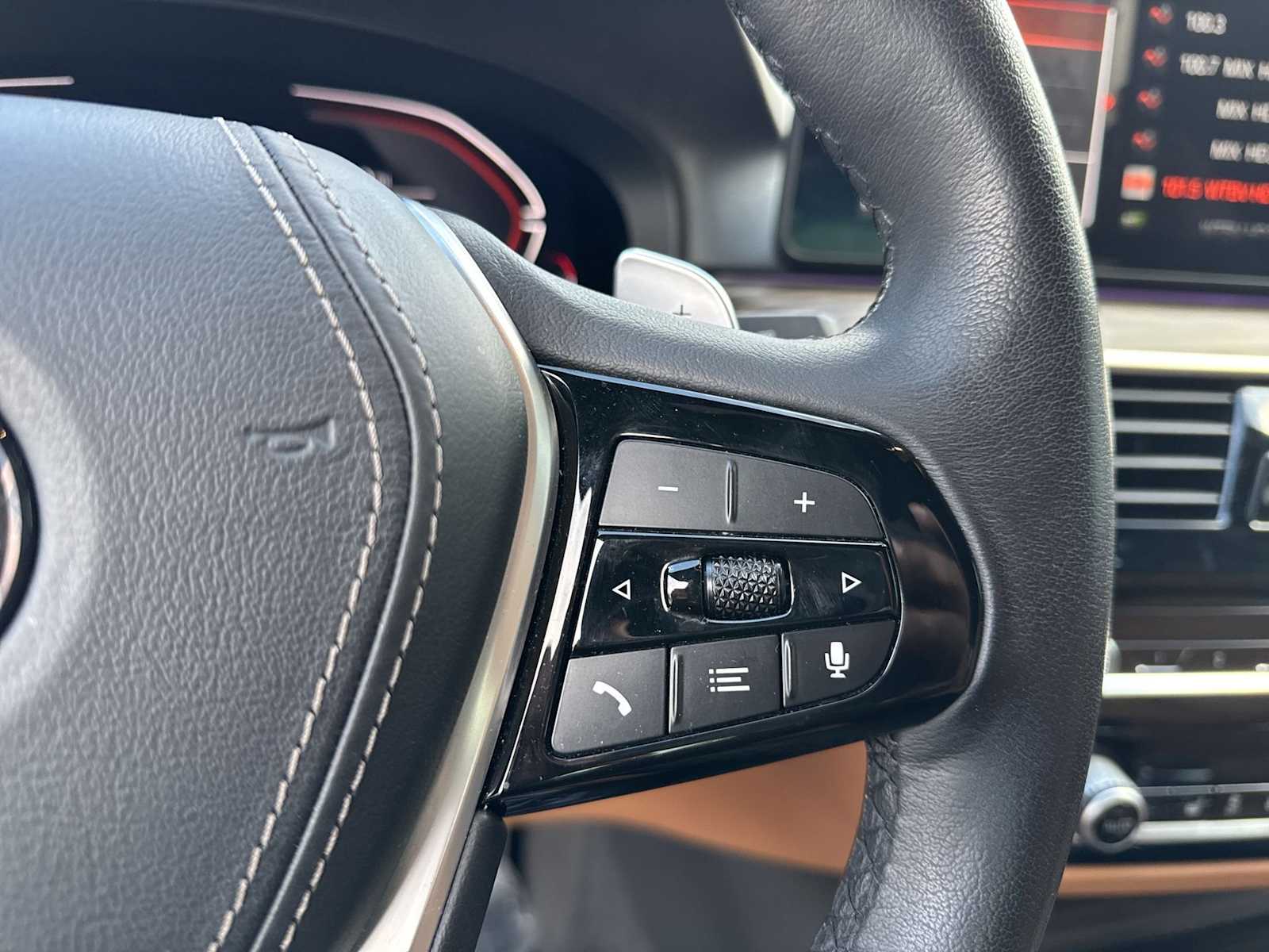 Thumbnail: 2023 BMW 5 Series - 23