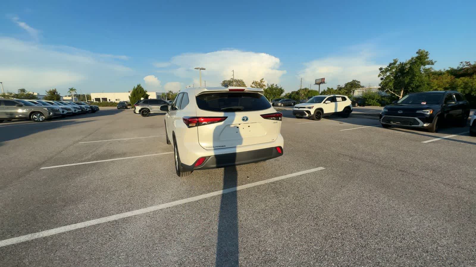 Thumbnail: 2022 Toyota Highlander - 5
