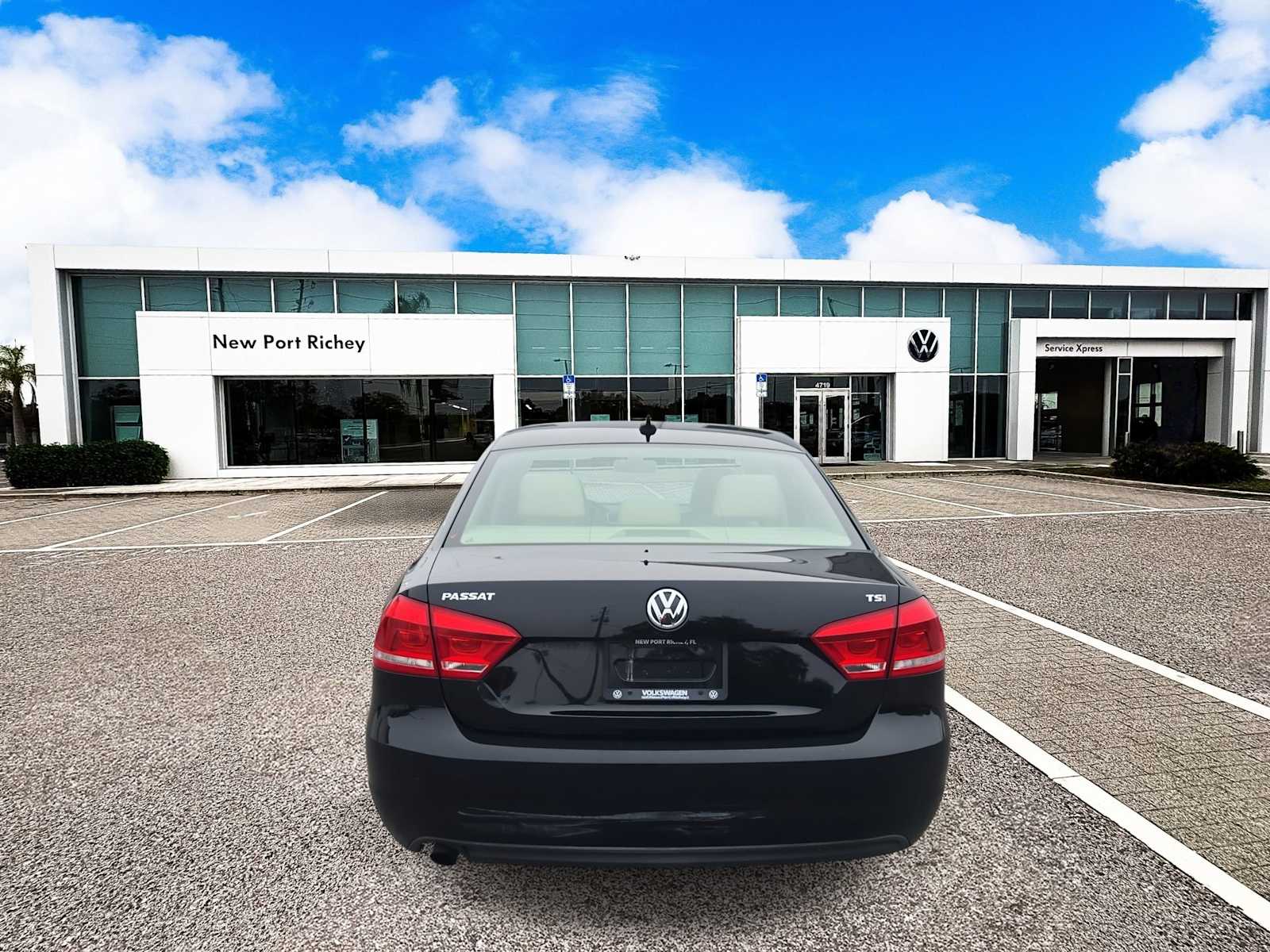 Thumbnail: 2015 Volkswagen Passat - 7