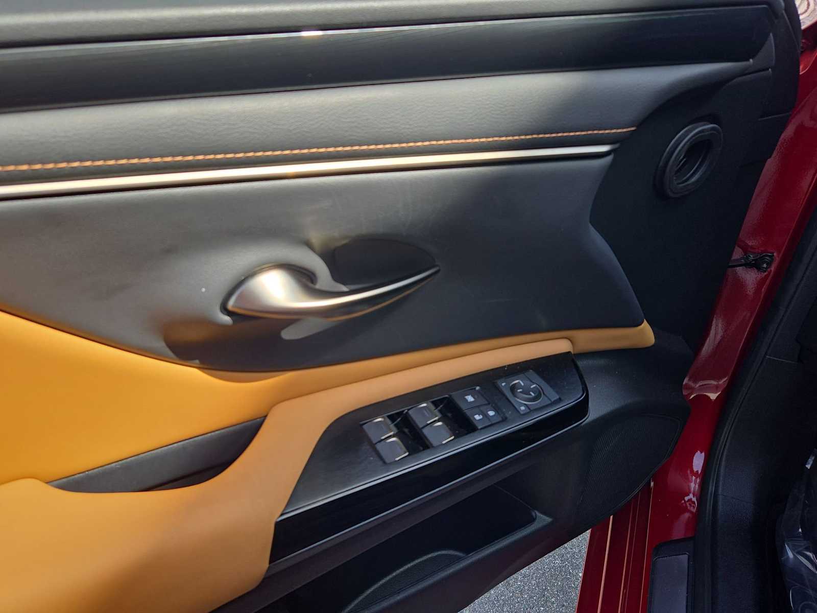 Thumbnail: 2022 Lexus ES - 37