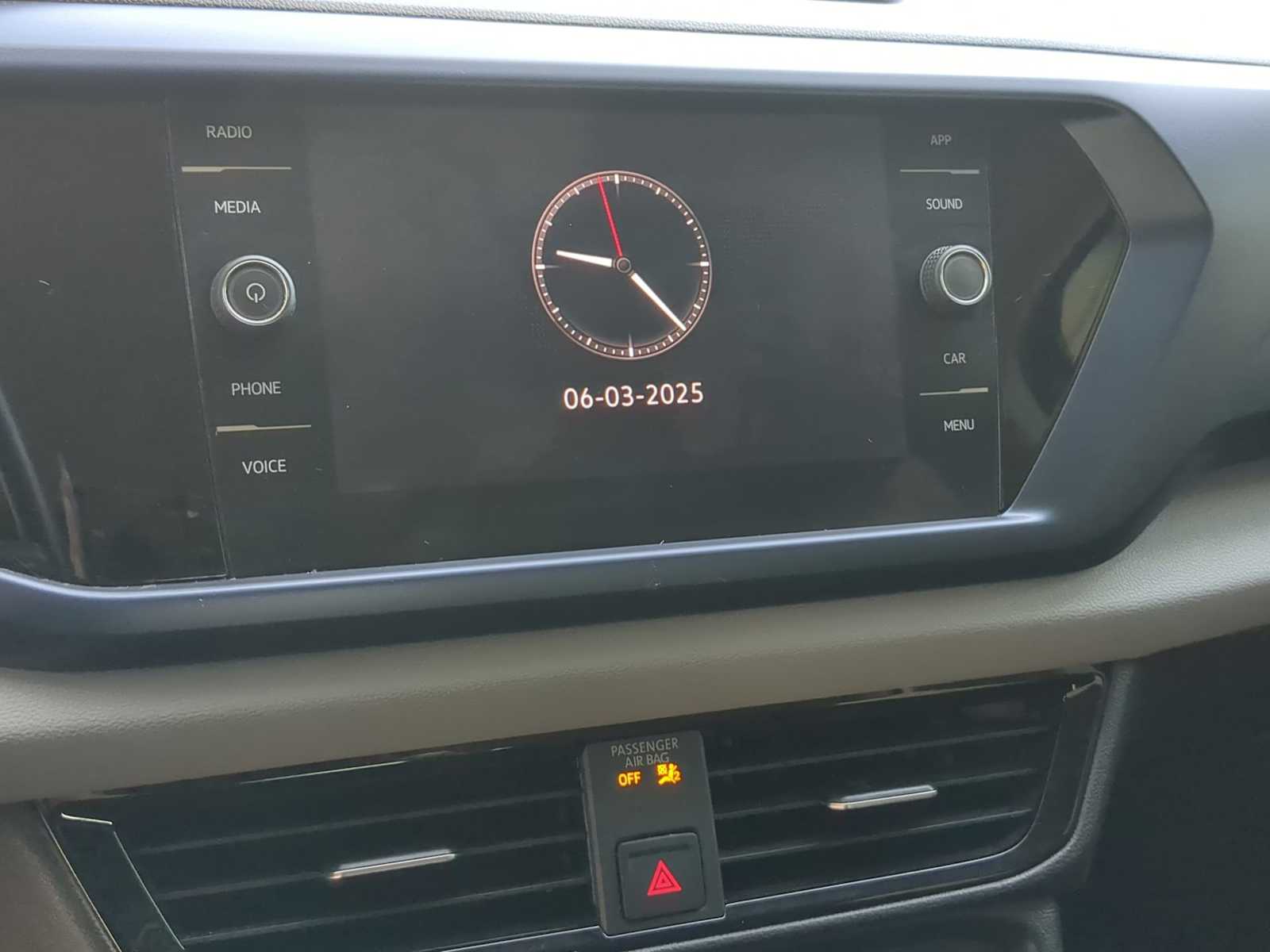 2022 Volkswagen Taos SE 26