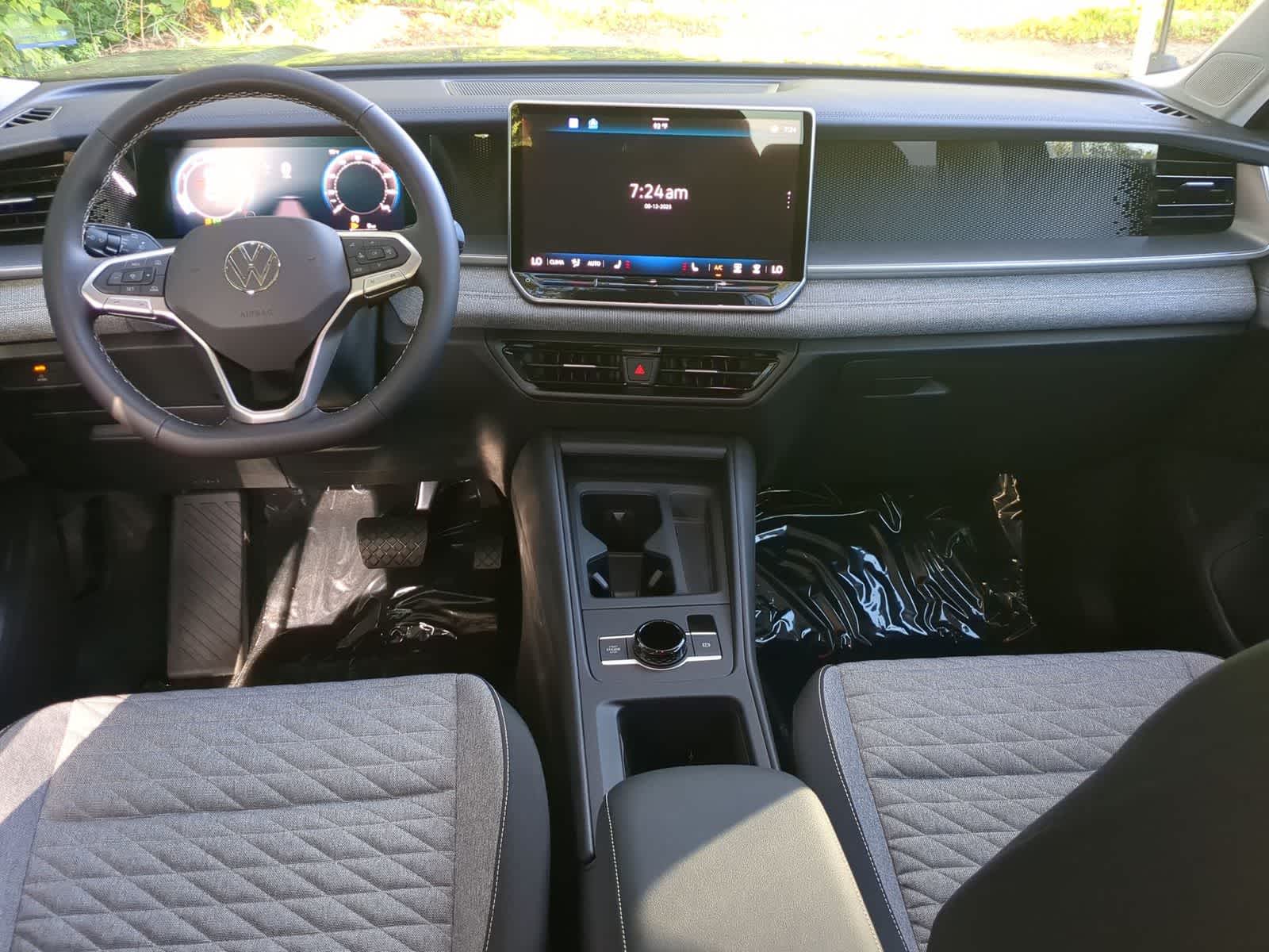 Thumbnail: 2025 Volkswagen Tiguan - 16