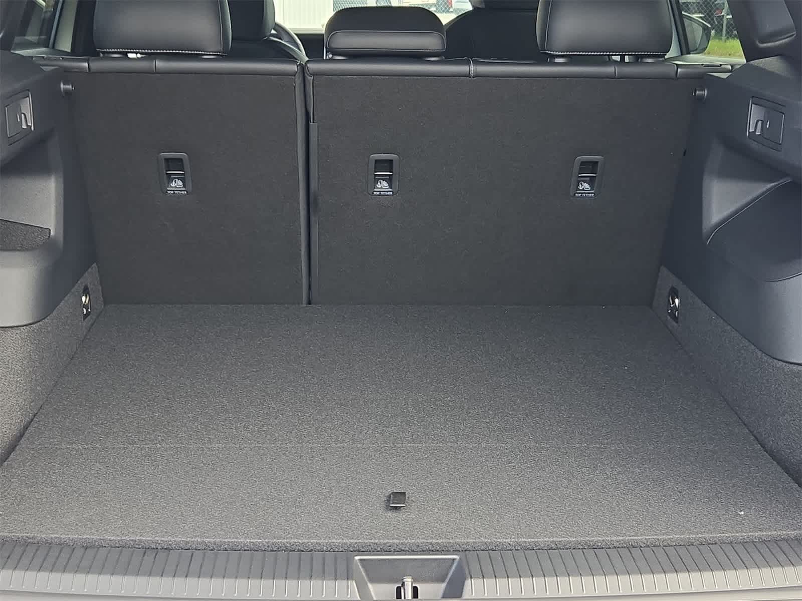 Thumbnail: 2025 Volkswagen Tiguan - 31