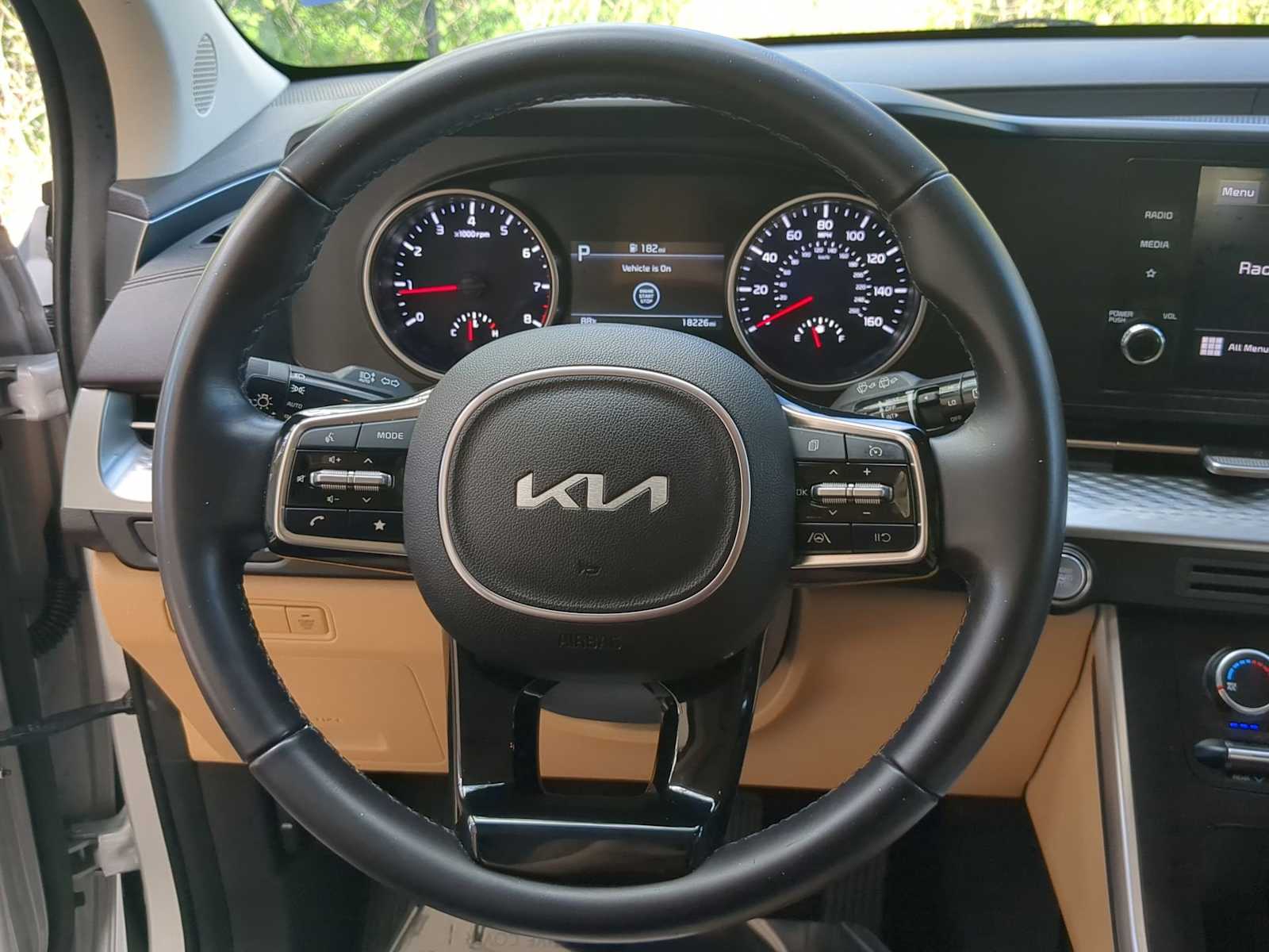 Thumbnail: 2023 Kia Carnival - 22