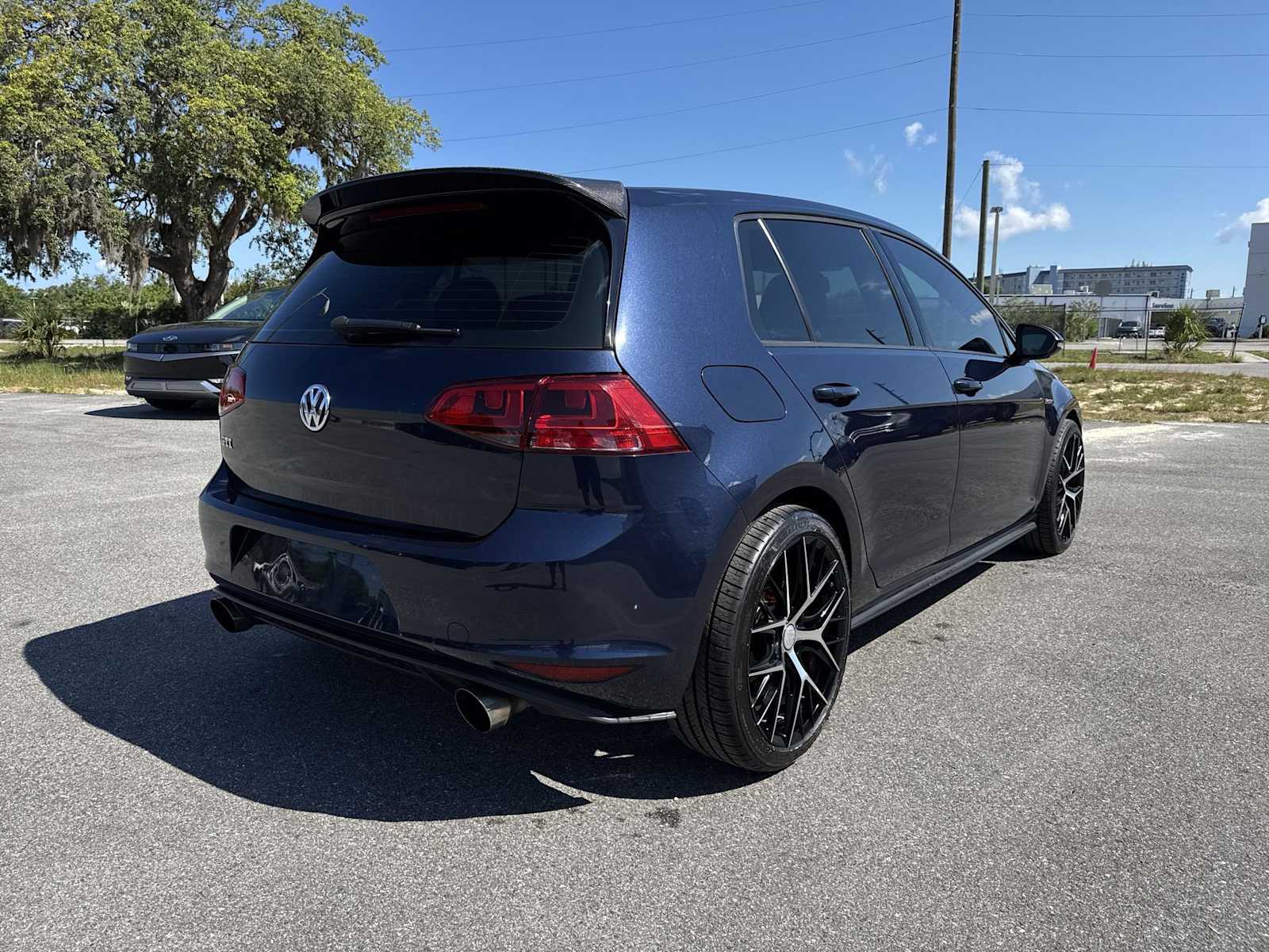 Thumbnail: 2015 Volkswagen Golf - 6