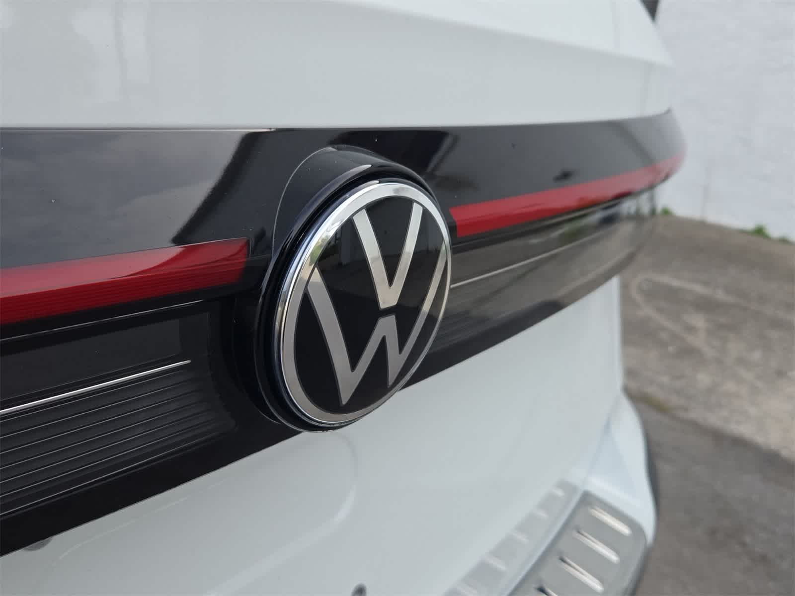 Thumbnail: 2025 Volkswagen Taos - 12