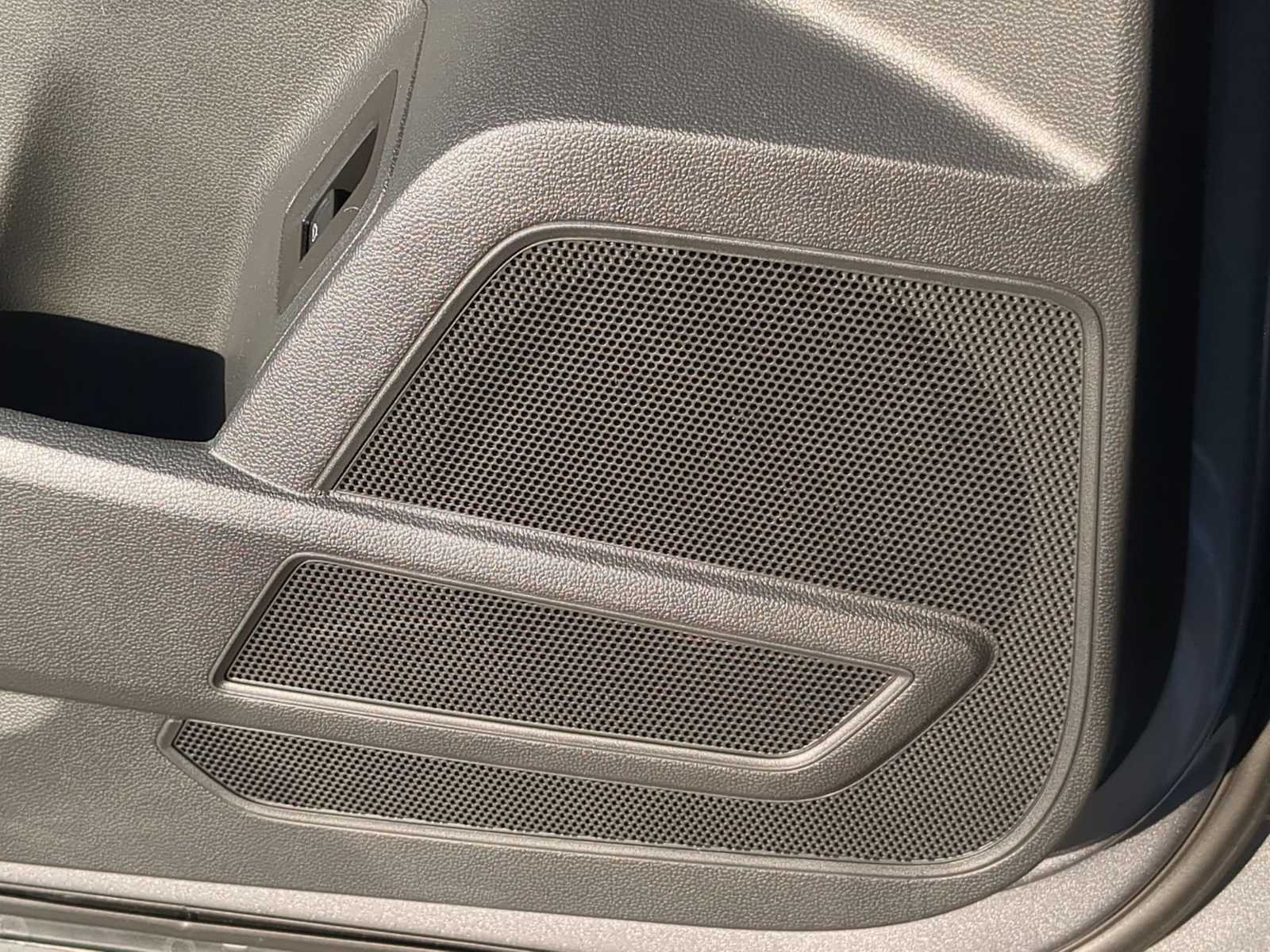 Thumbnail: 2022 Volkswagen Atlas - 30