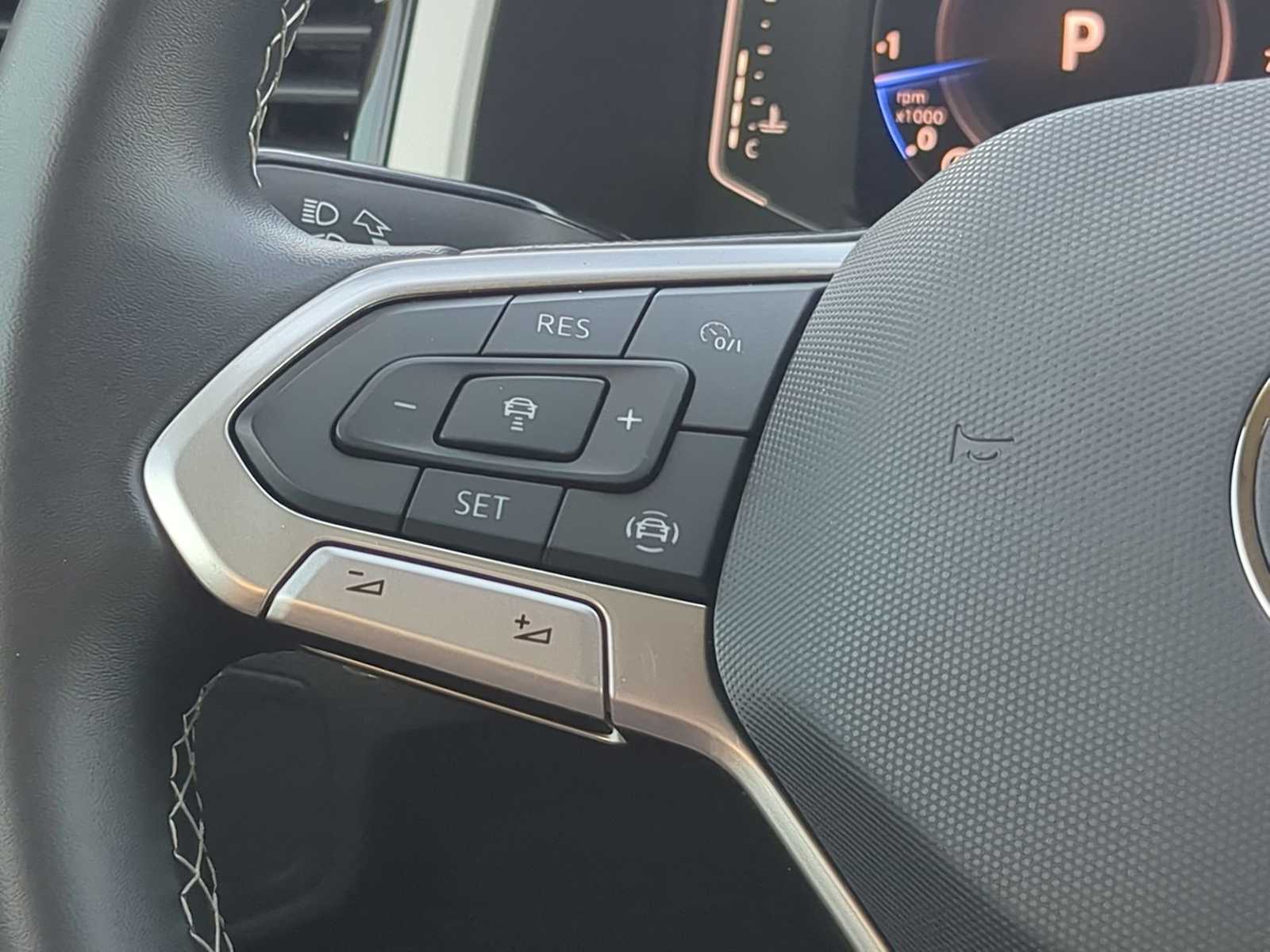 Thumbnail: 2022 Volkswagen Atlas - 24