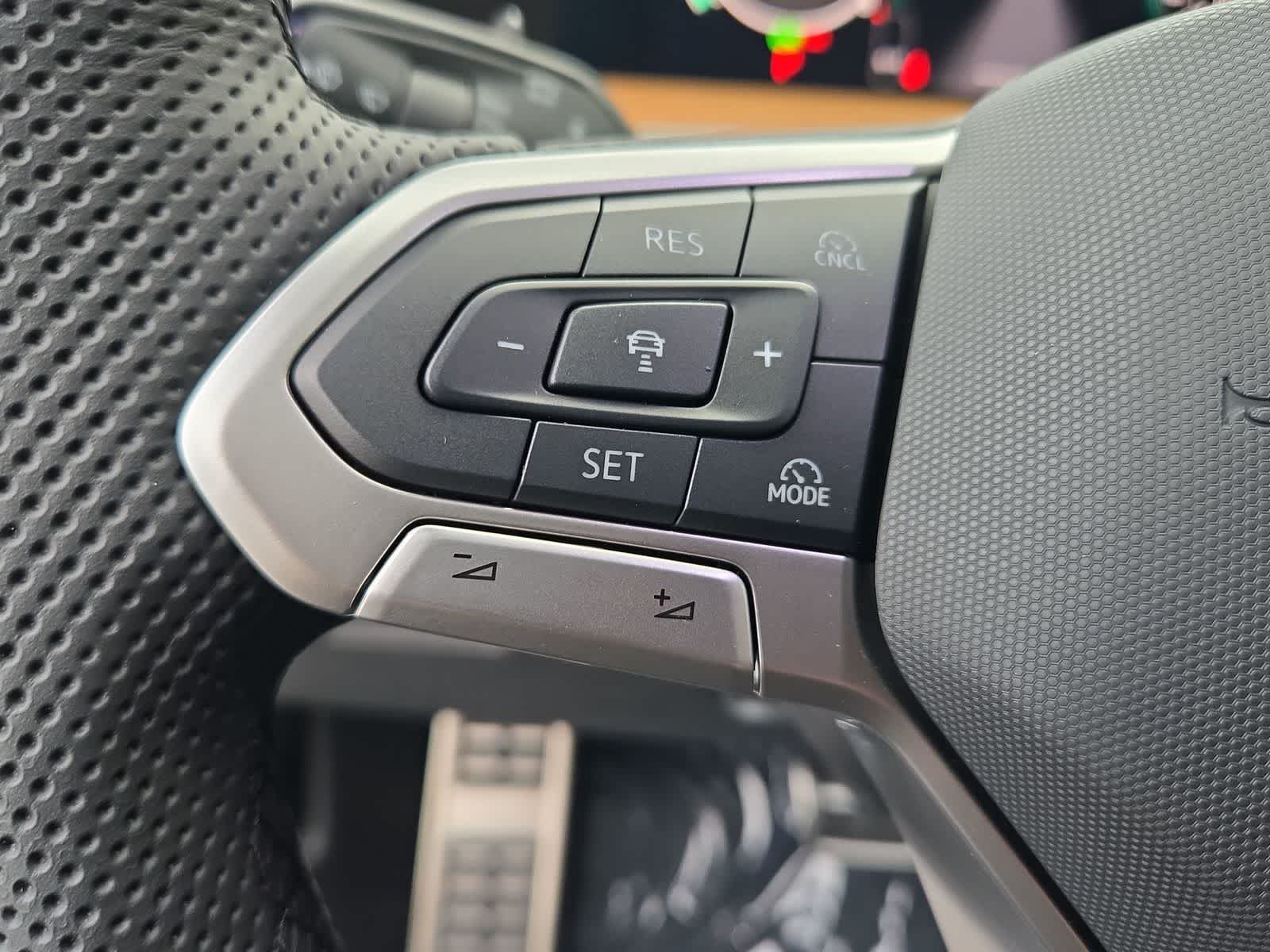 Thumbnail: 2025 Volkswagen Tiguan - 26