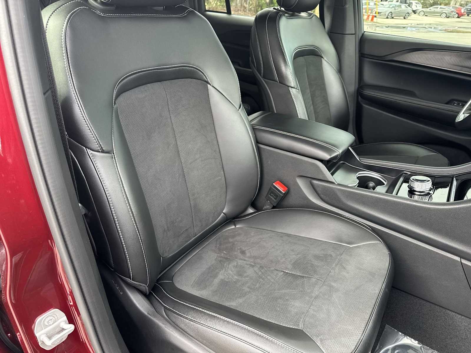 Thumbnail: 2024 Jeep Grand Cherokee - 20