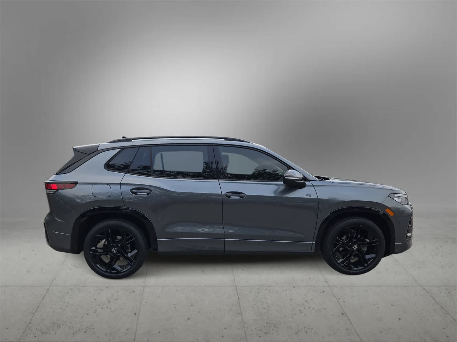 Thumbnail: 2025 Volkswagen Tiguan - 9