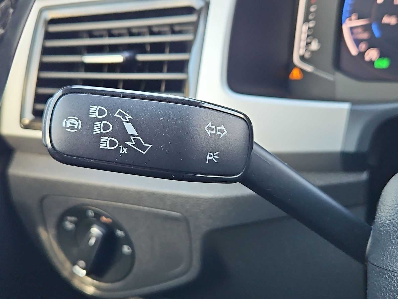 Thumbnail: 2021 Volkswagen Atlas - 28